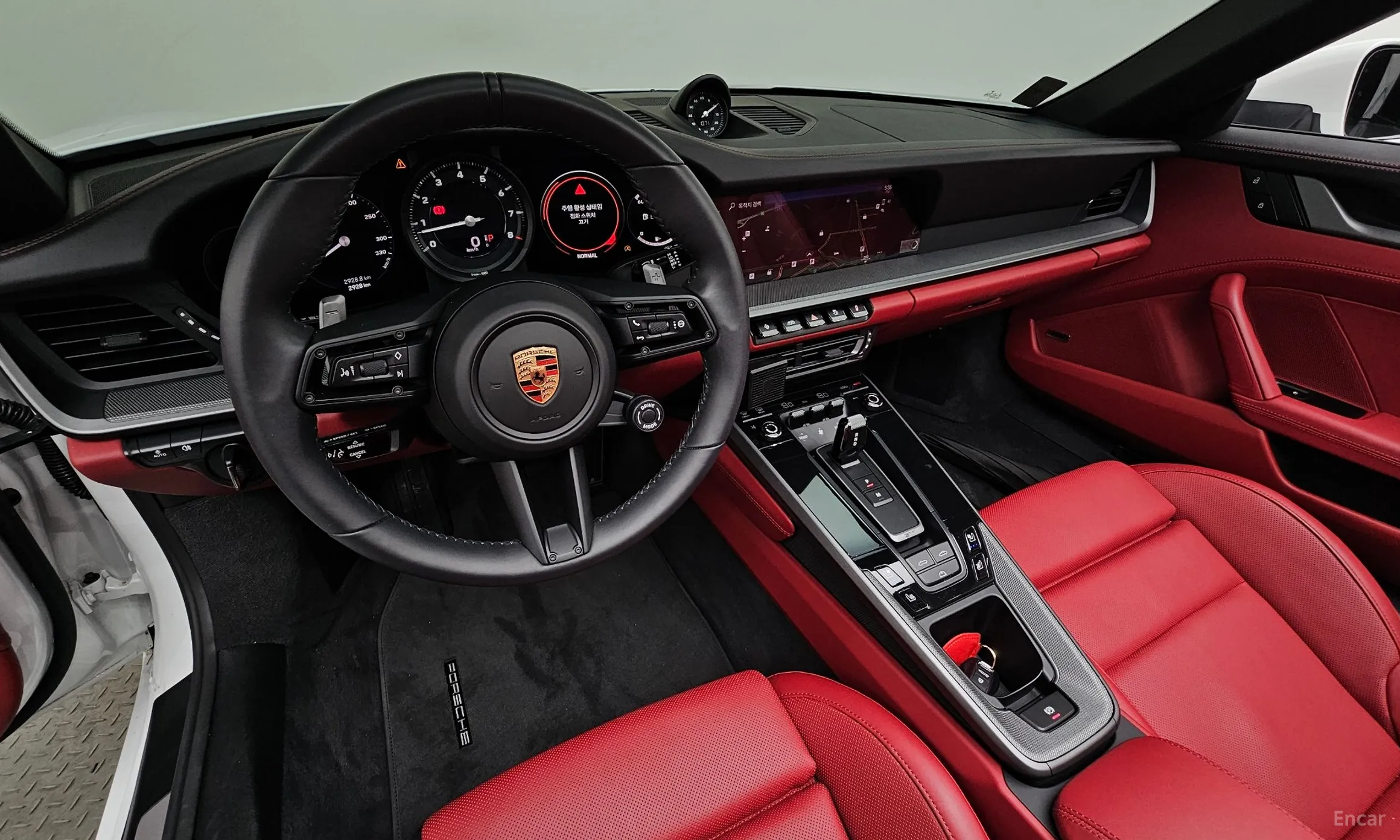 Porsche 911 (992) превью 7