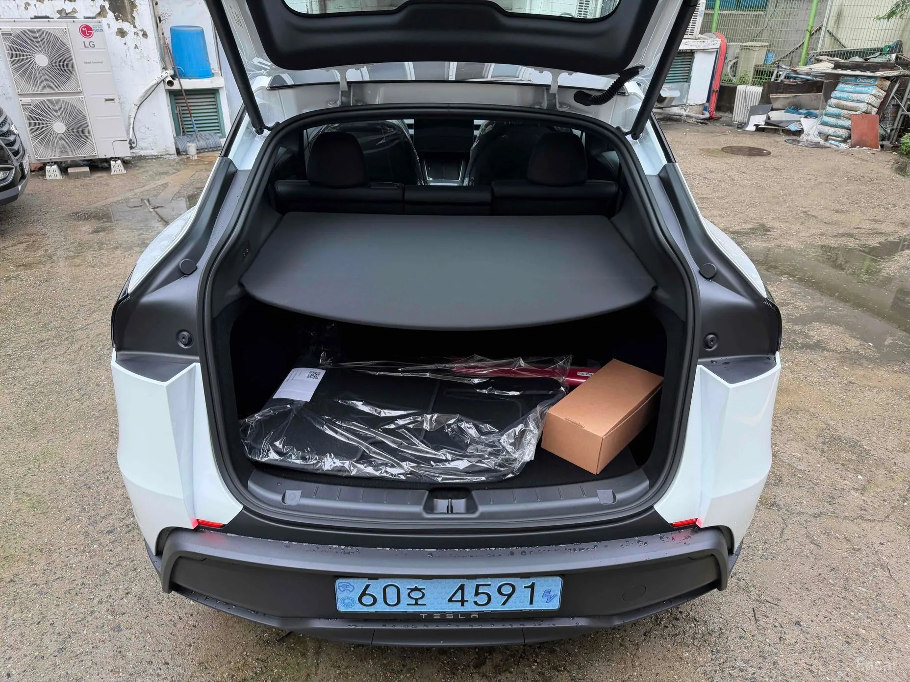 Tesla Model Y превью 14