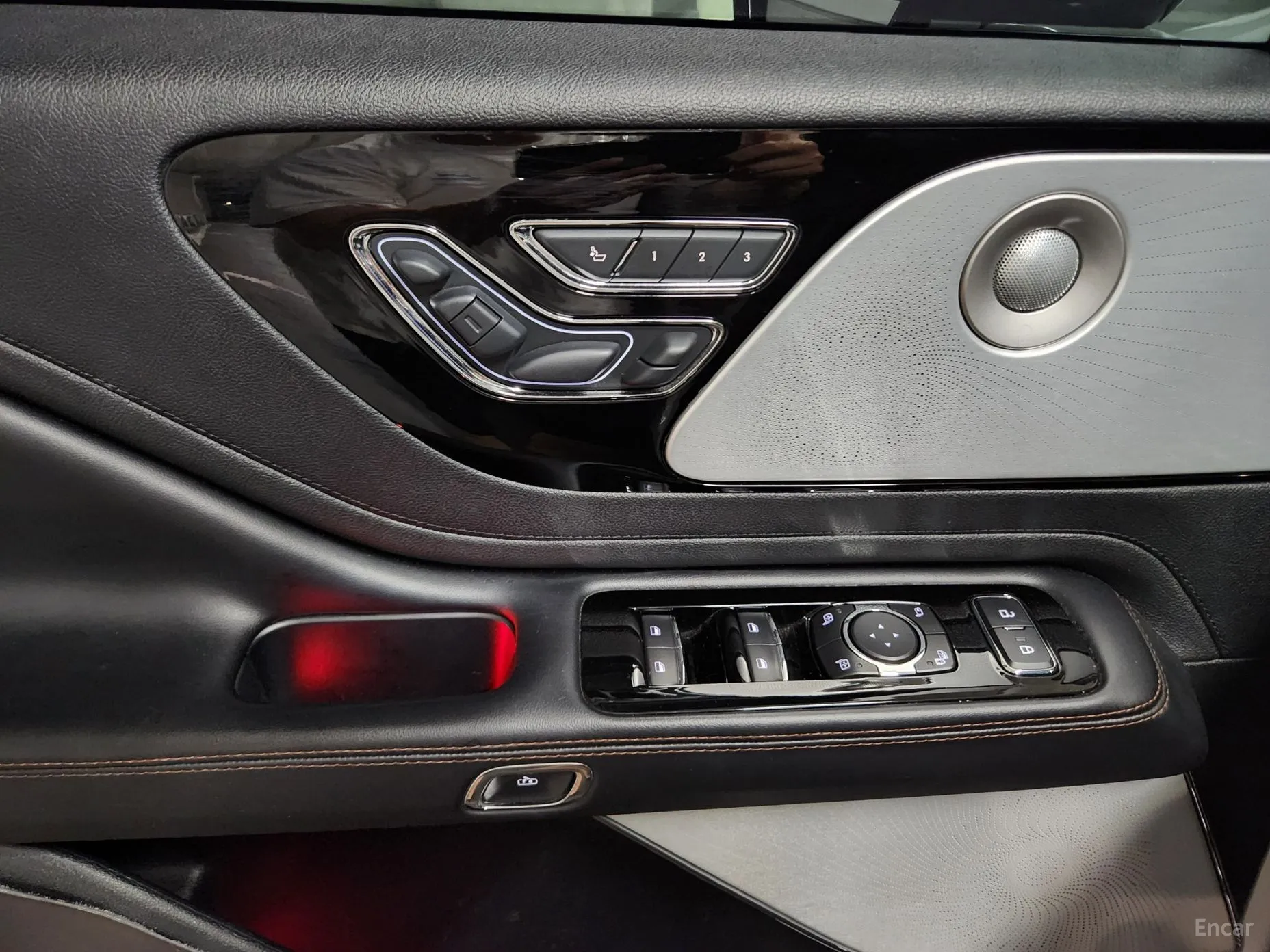 Lincoln Aviator 2nd Generation превью 14