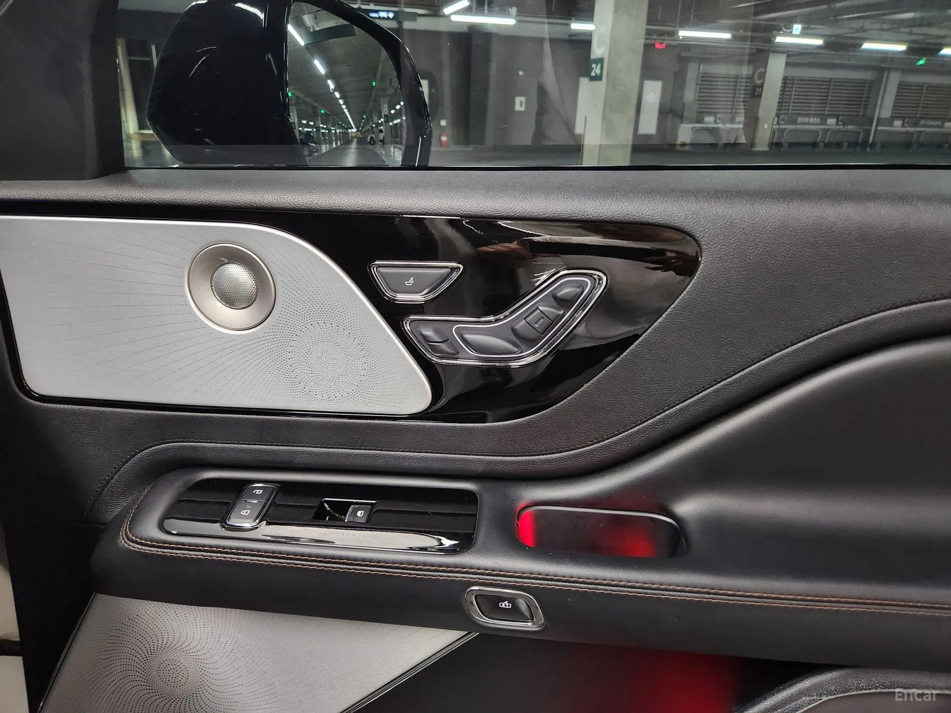Lincoln Aviator 2nd Generation превью 15