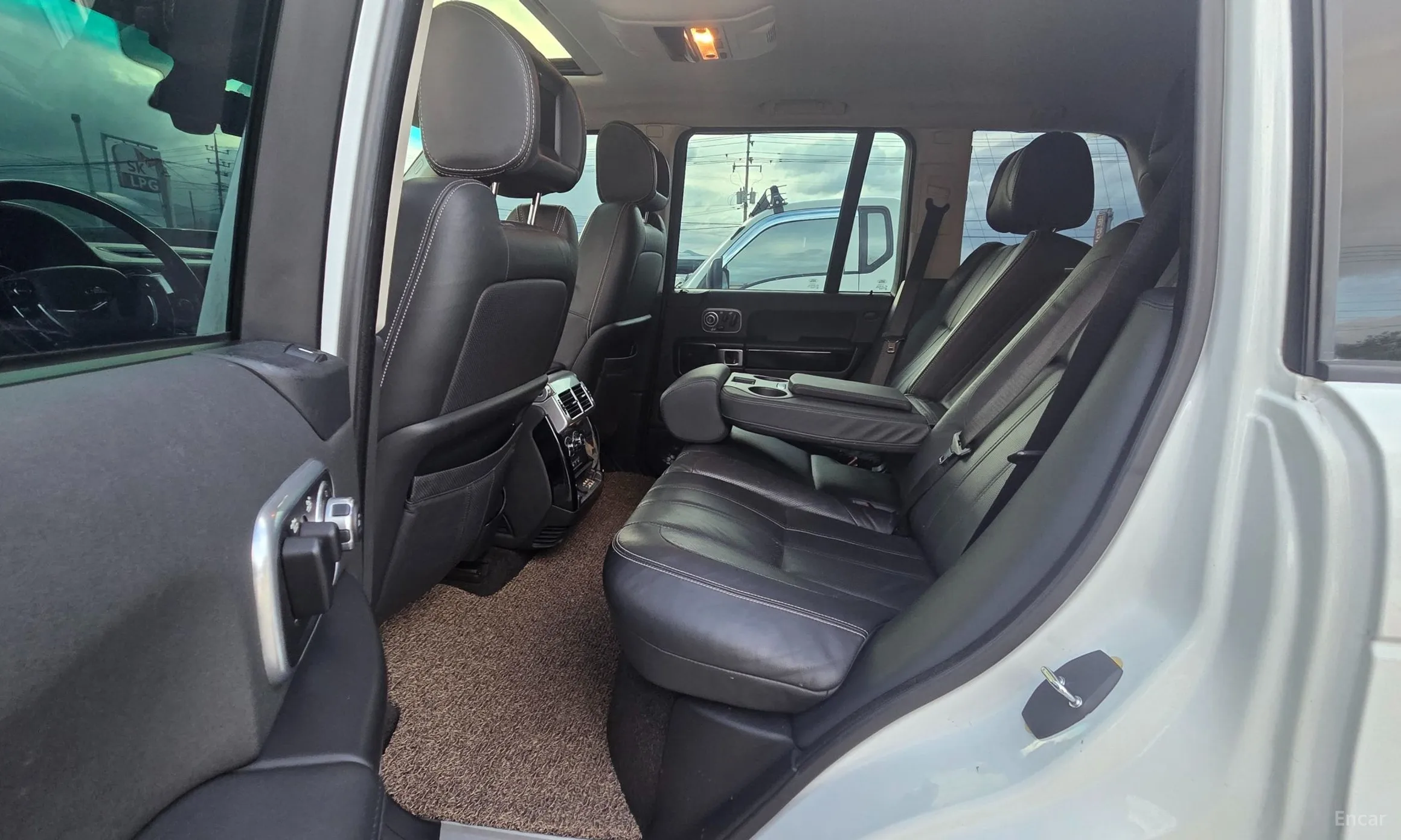 Land Rover Range Rover превью 12