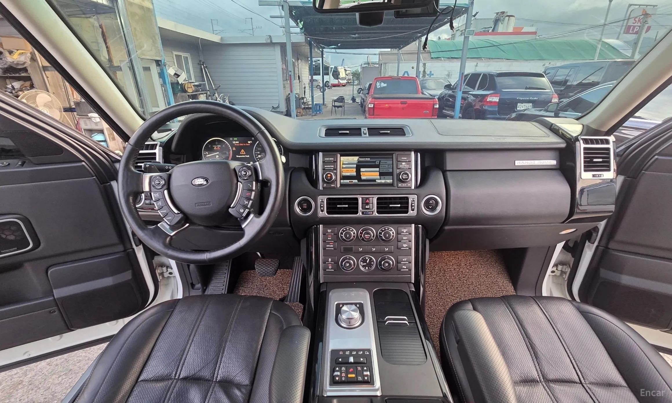 Land Rover Range Rover превью 19