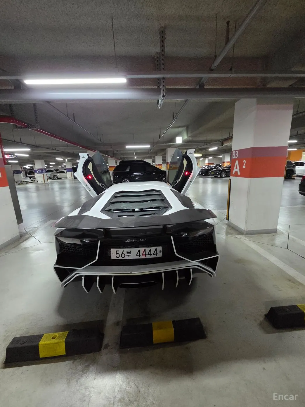 Lamborghini Aventador