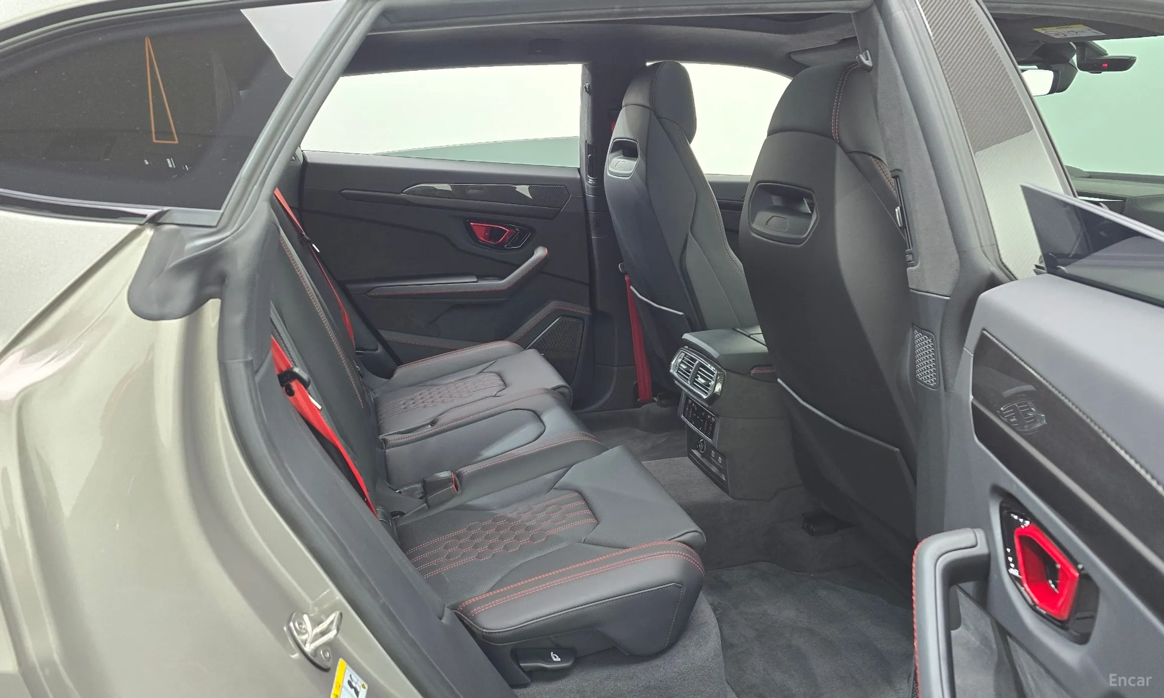Lamborghini Urus превью 11