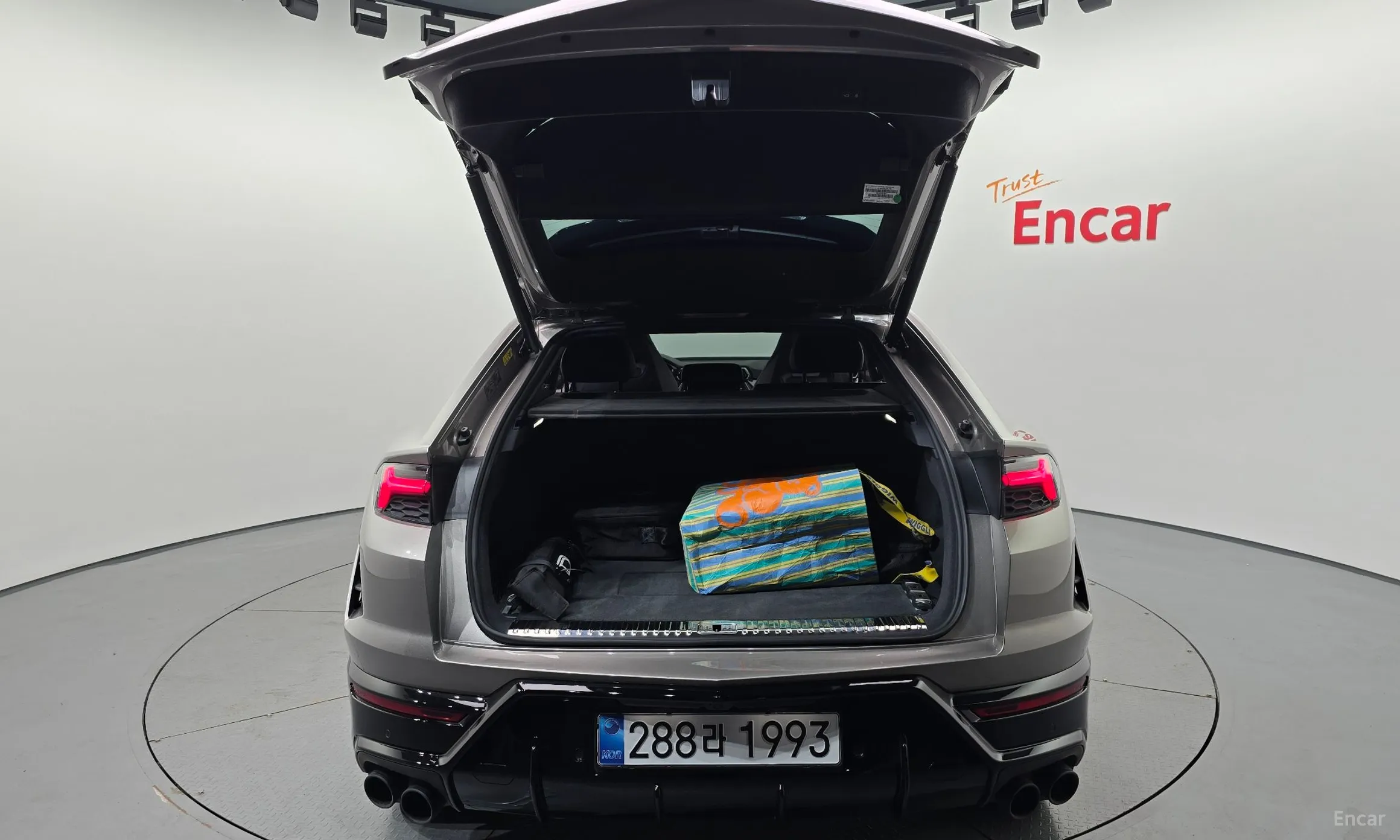 Lamborghini Urus превью 18