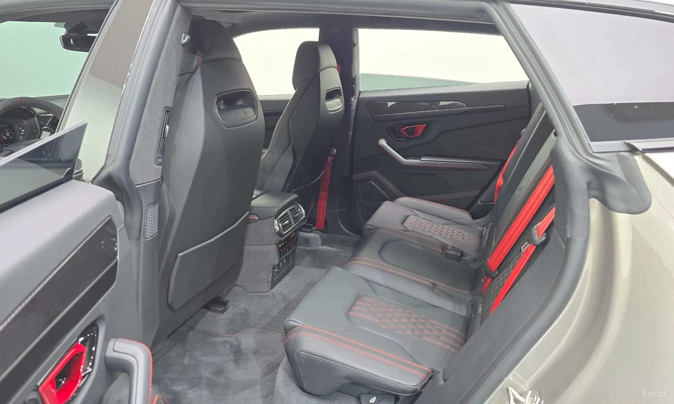 Lamborghini Urus превью 19