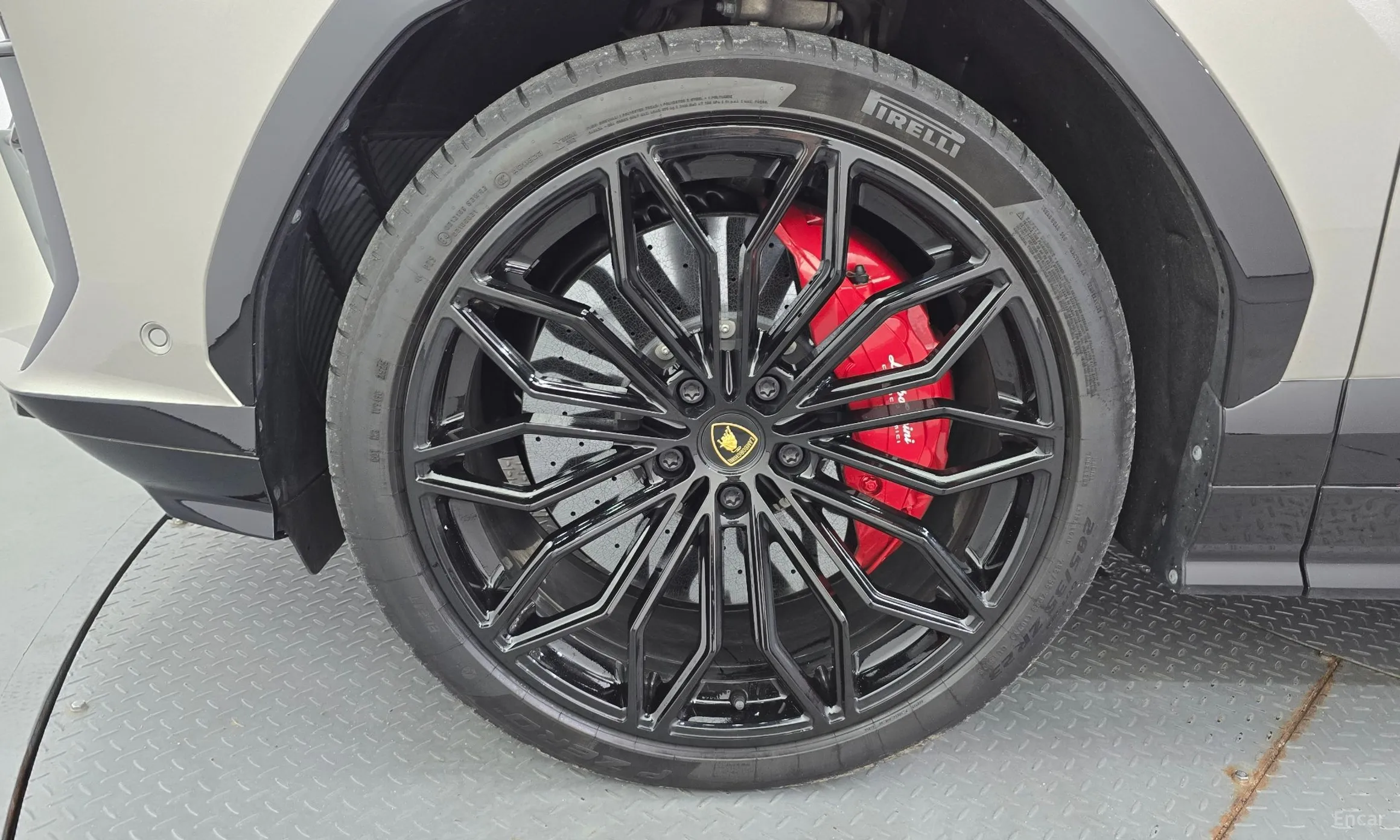 Lamborghini Urus превью 5