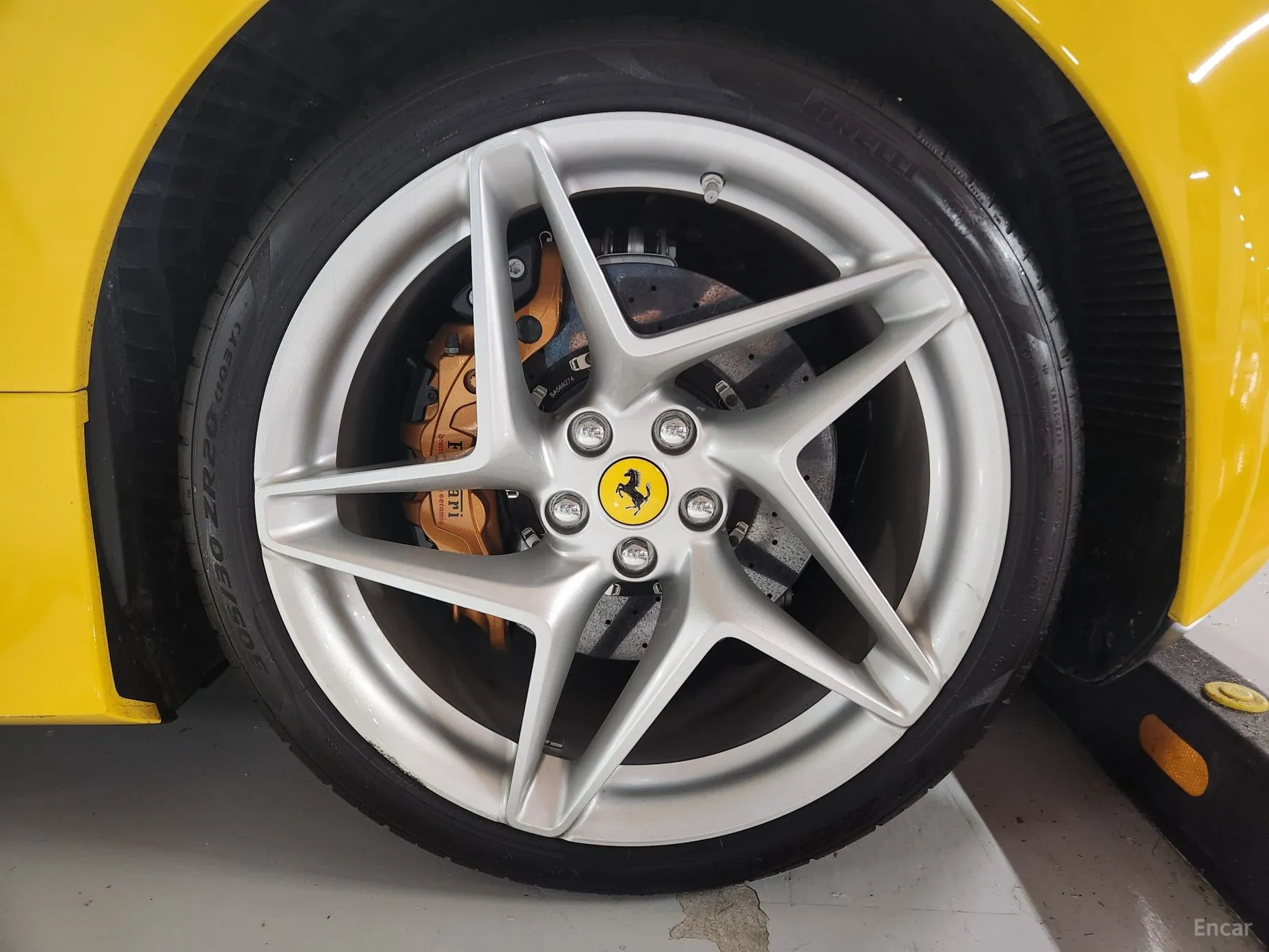 Ferrari F8 Tributo превью 19