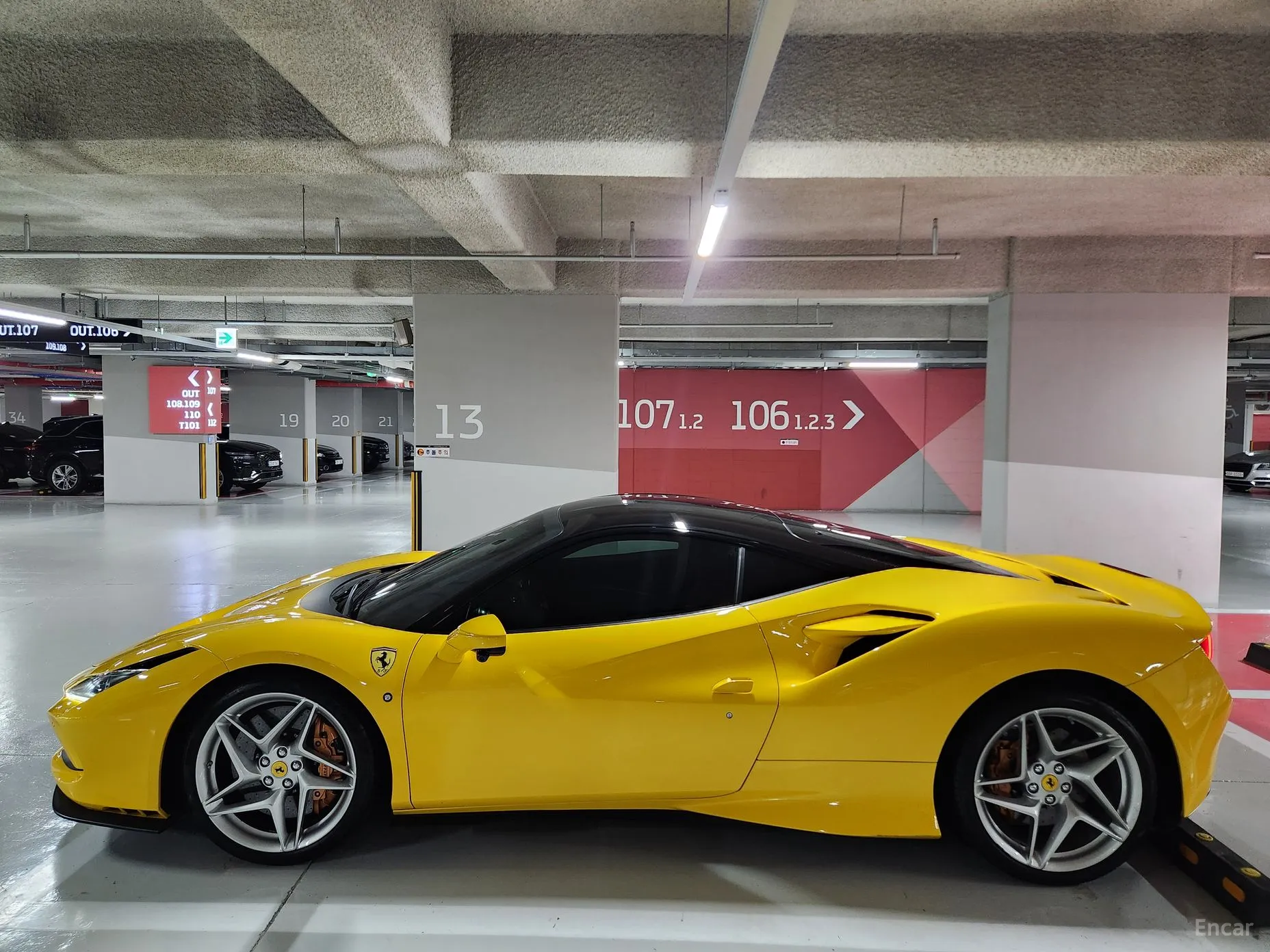 Ferrari F8 Tributo превью 3