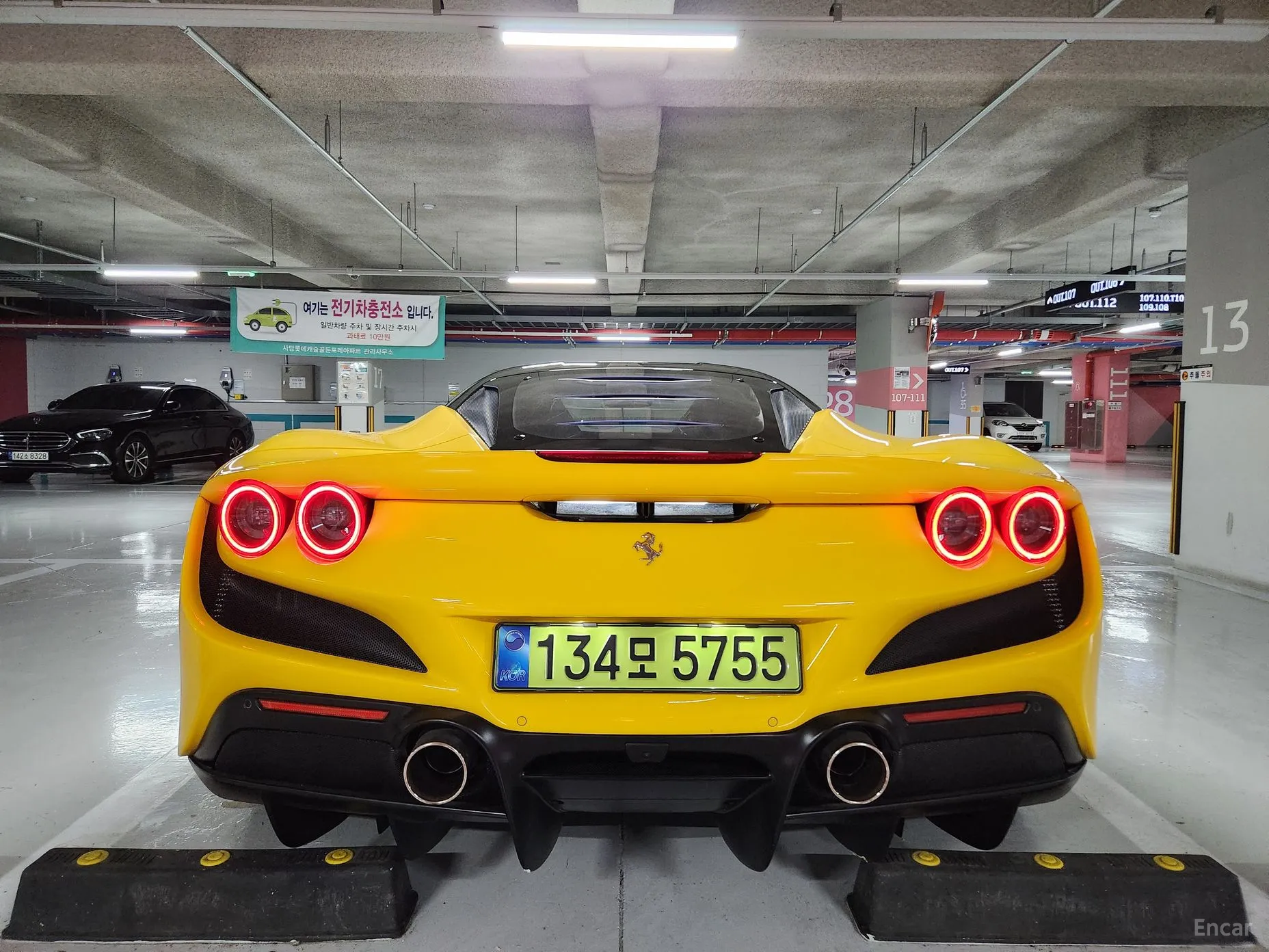 Ferrari F8 Tributo превью 6