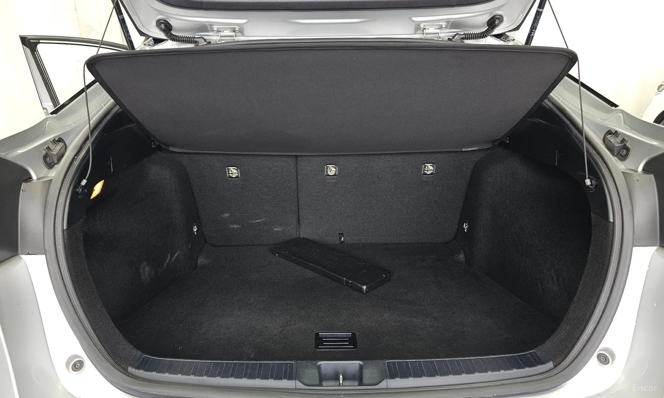 Toyota Prius 4th Generation превью 20