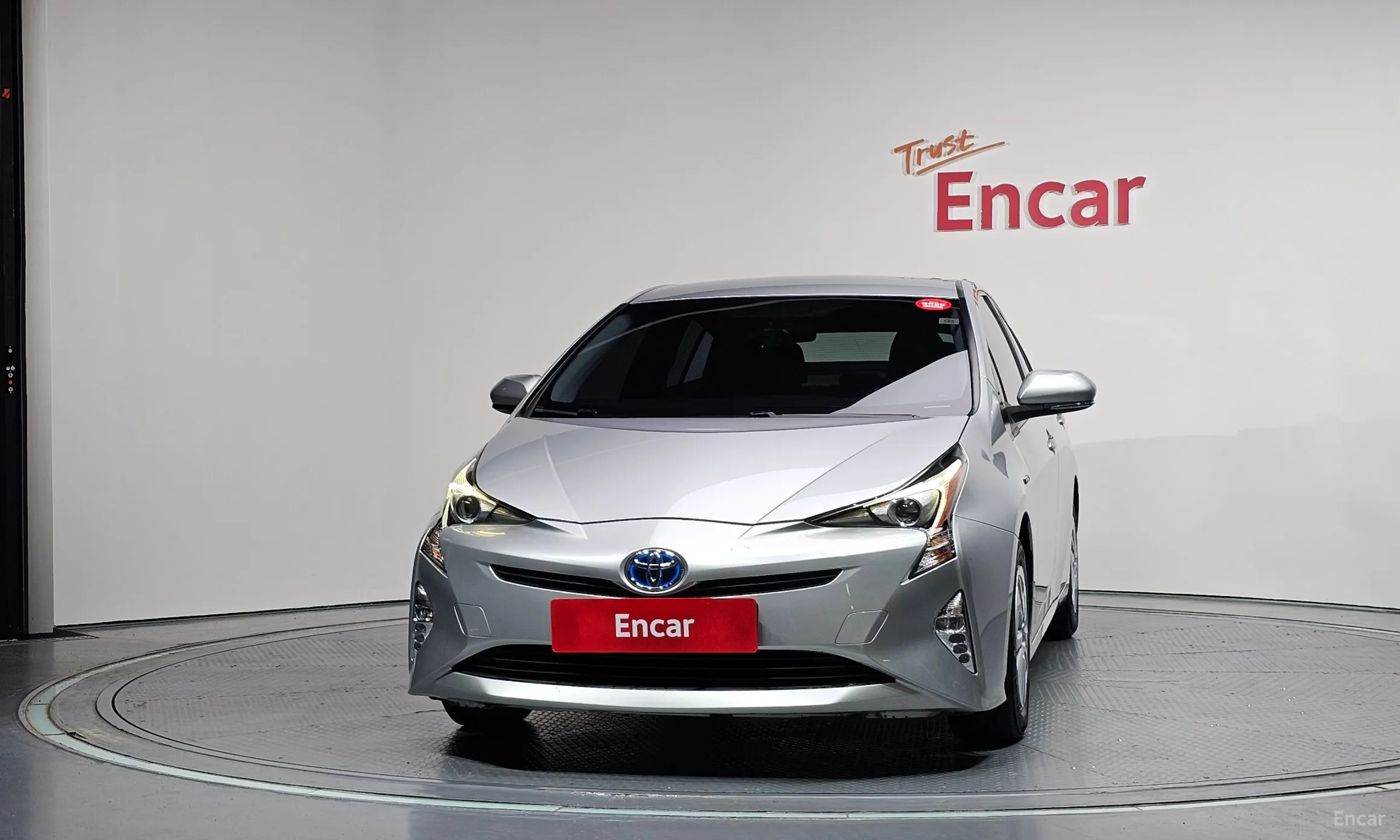Toyota Prius 4th Generation превью 3