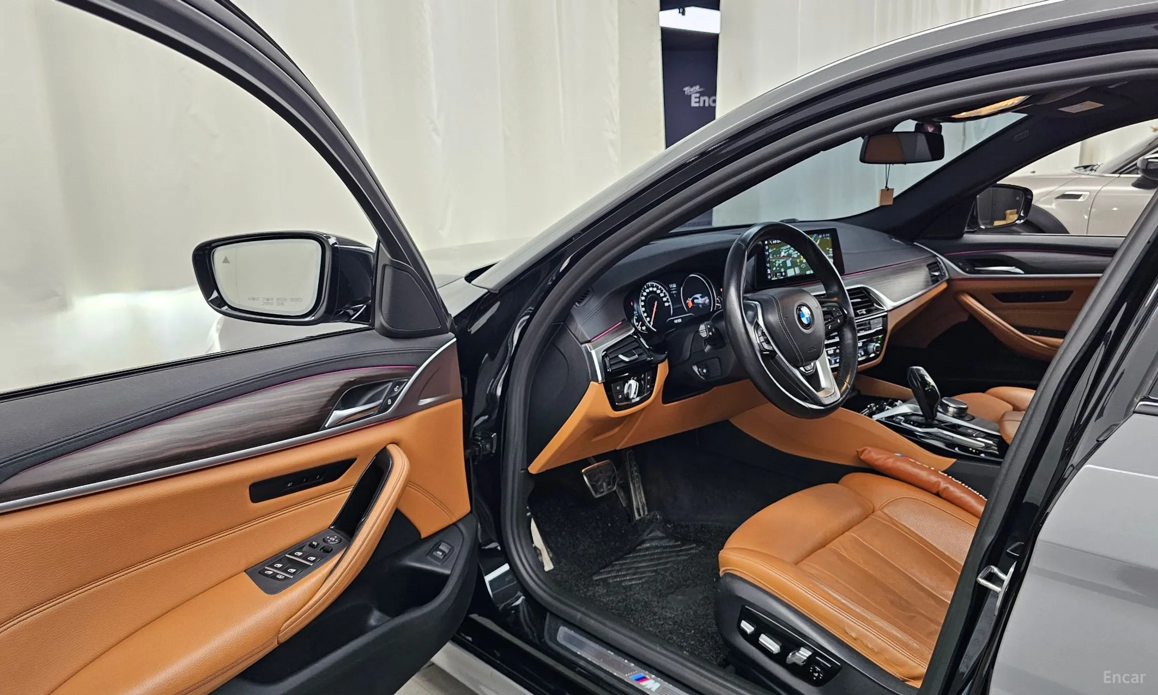 BMW 5 Series (G30) превью 10