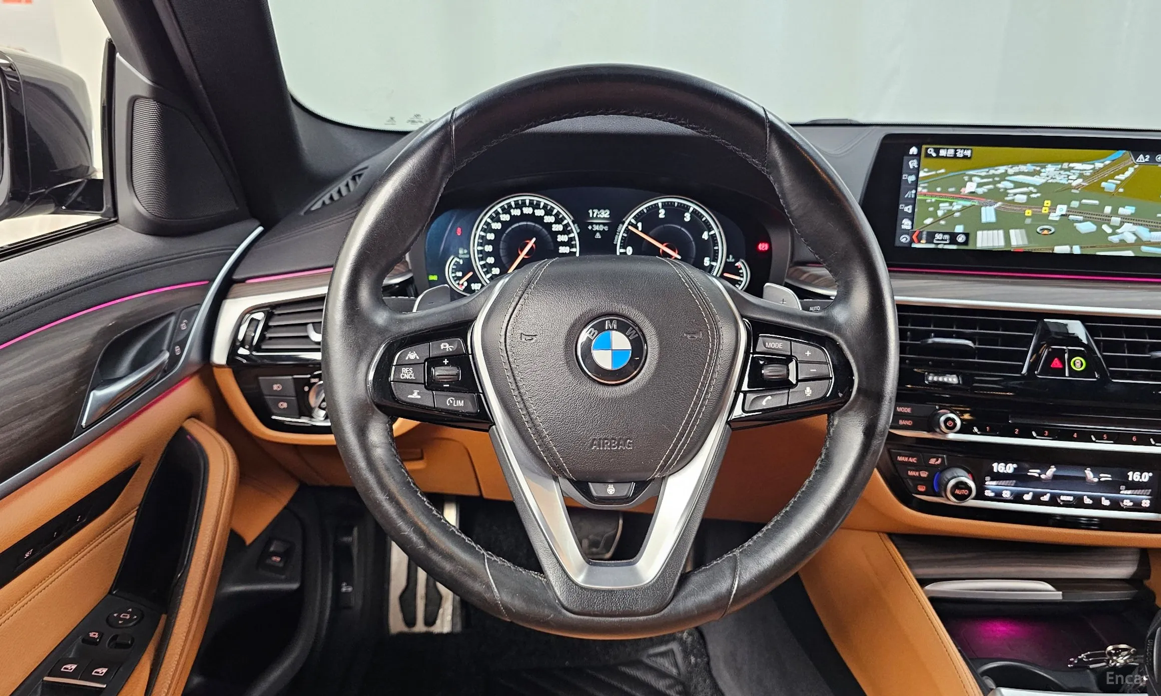 BMW 5 Series (G30) превью 13