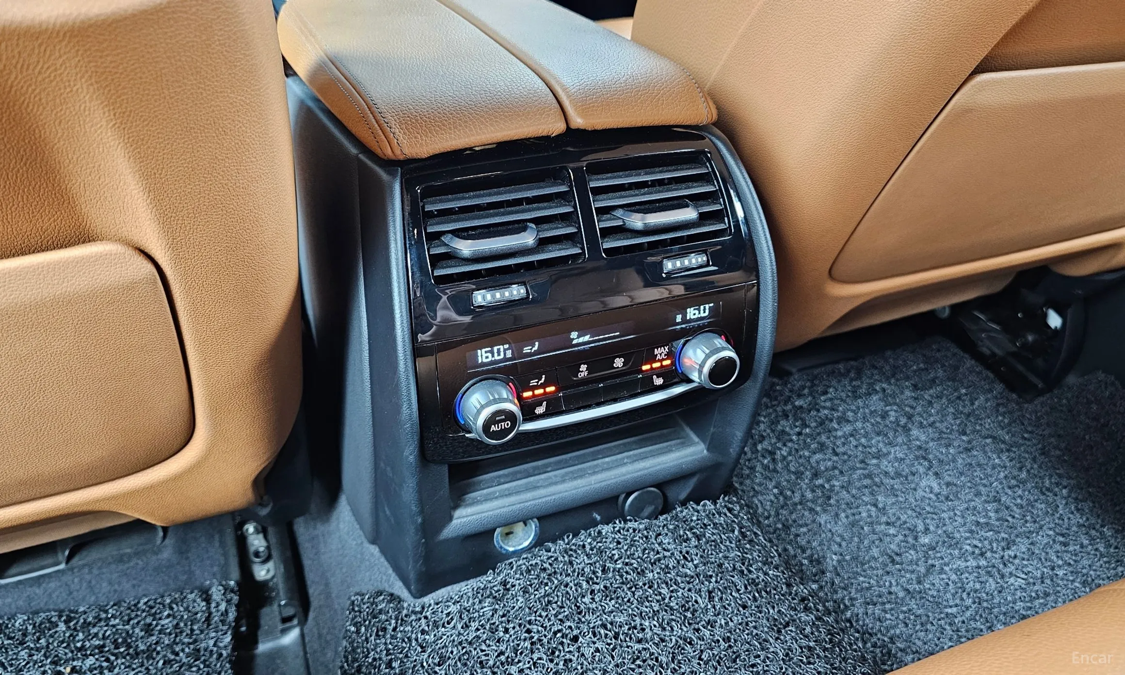 BMW 5 Series (G30) превью 19