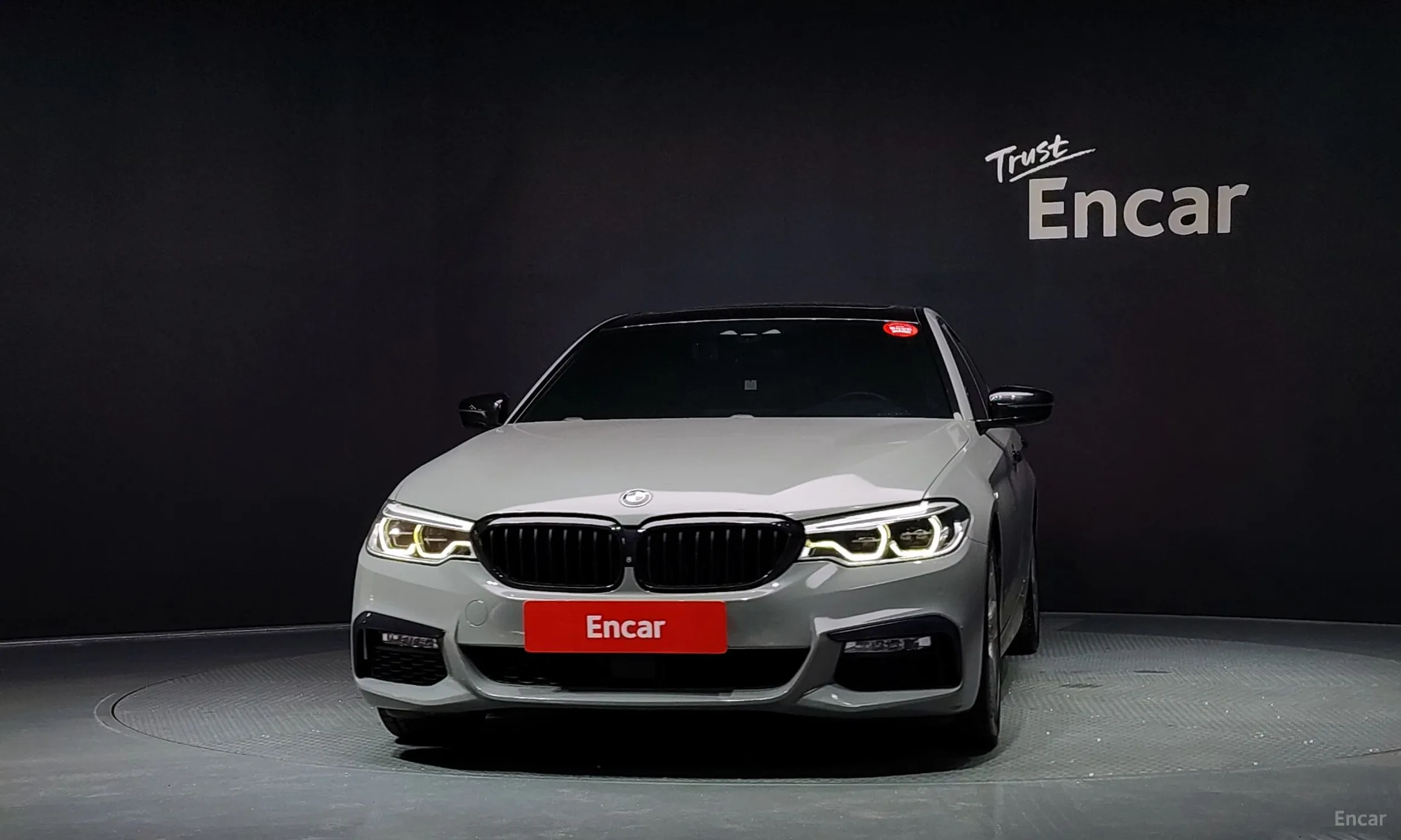 BMW 5 Series (G30) превью 3