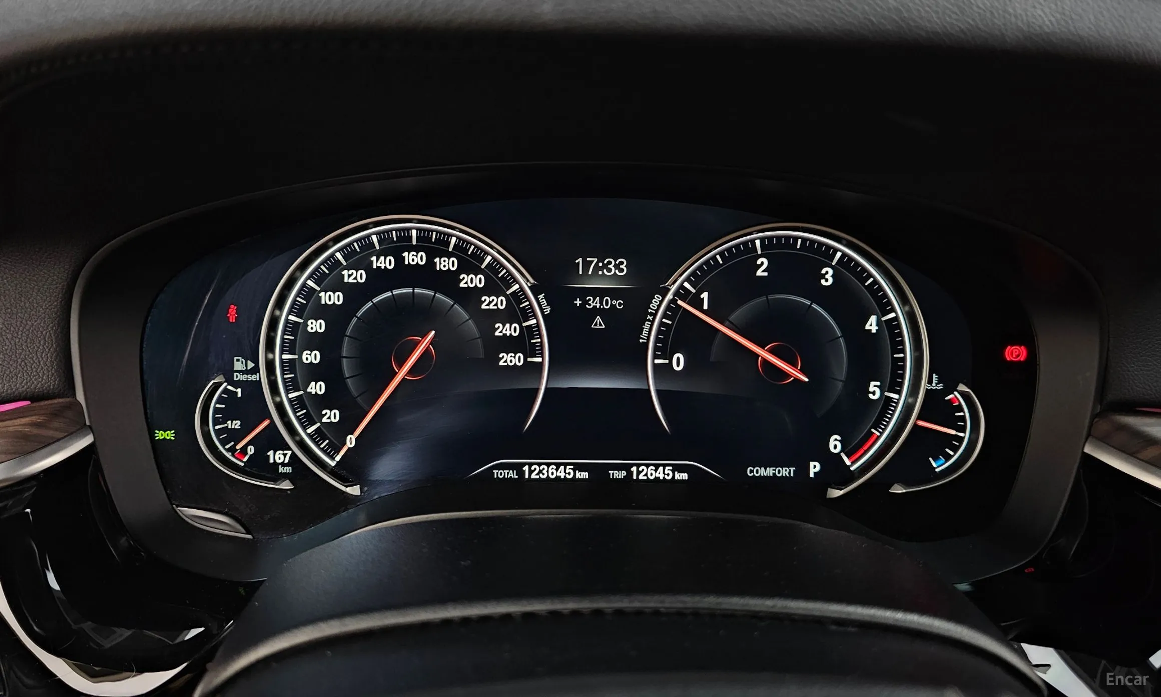 BMW 5 Series (G30) превью 8