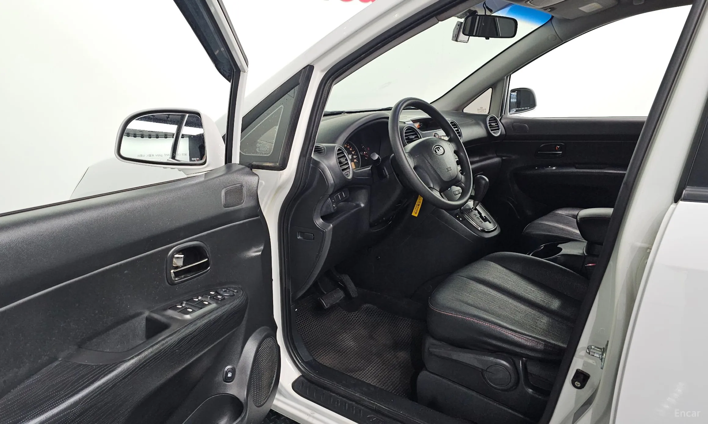 Kia Carens превью 10