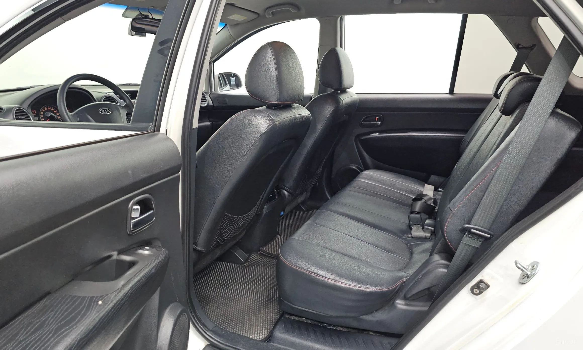 Kia Carens превью 12
