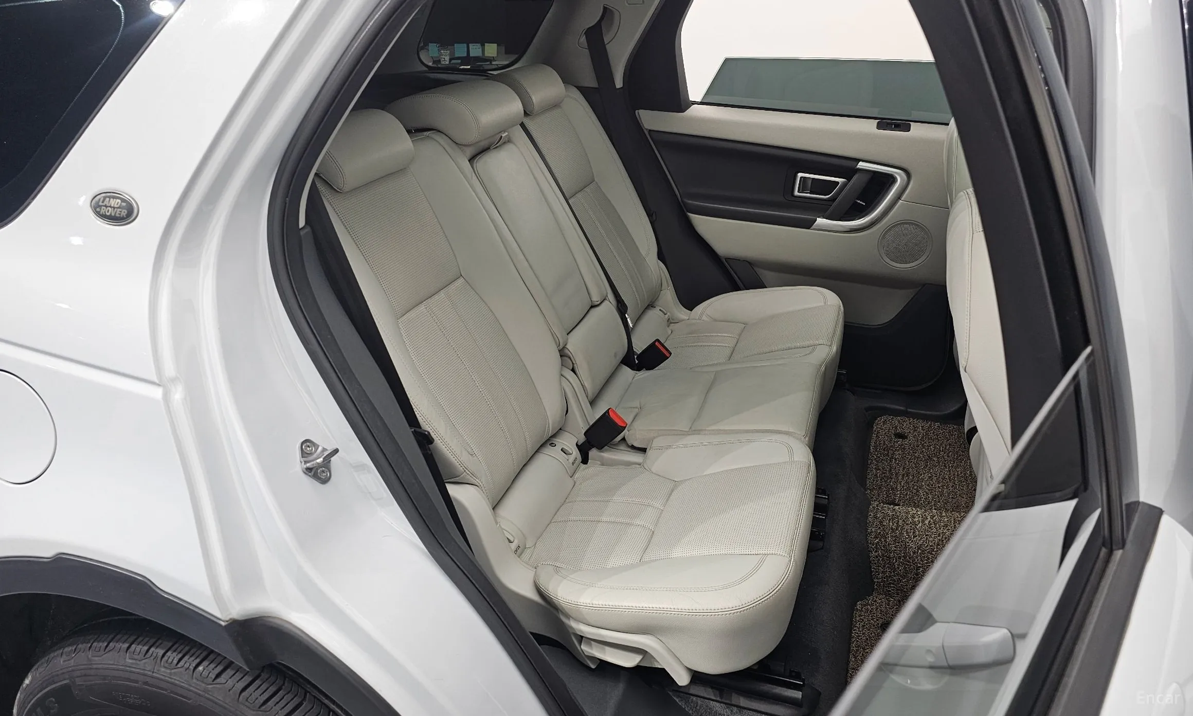 Land Rover Discovery Sports превью 11