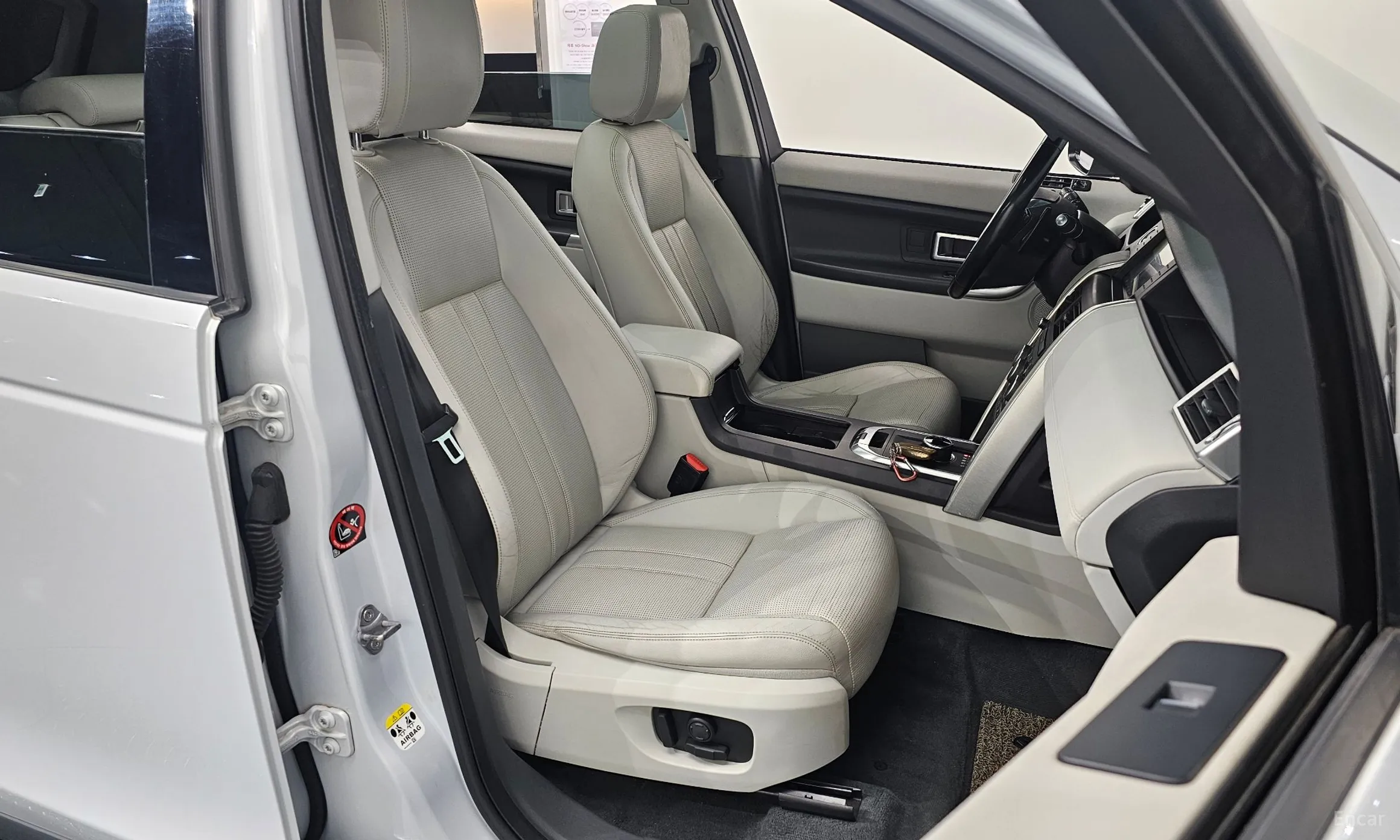 Land Rover Discovery Sports превью 12