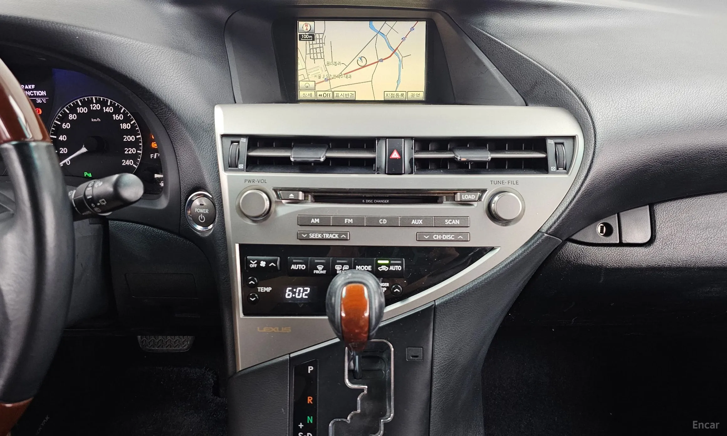 Lexus RX450h превью 14