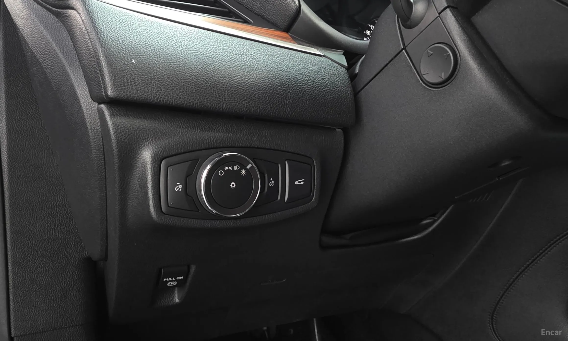 Lincoln MKC превью 17