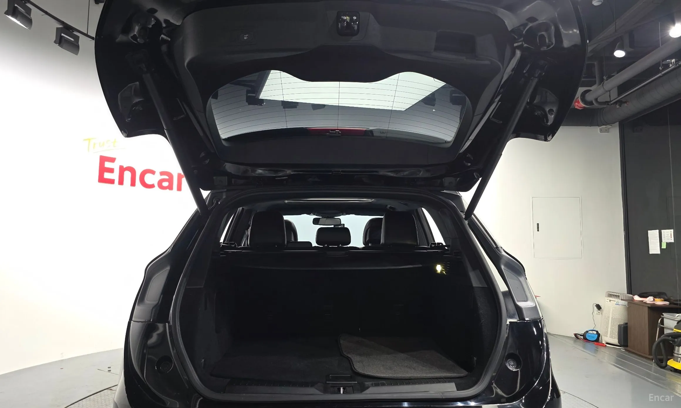 Lincoln MKC превью 19