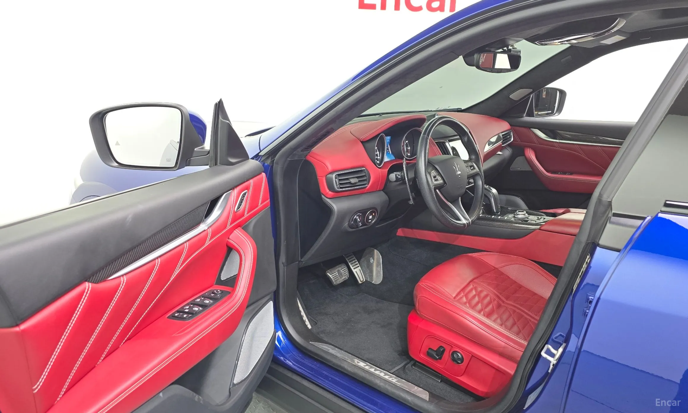 Maserati Levante превью 10