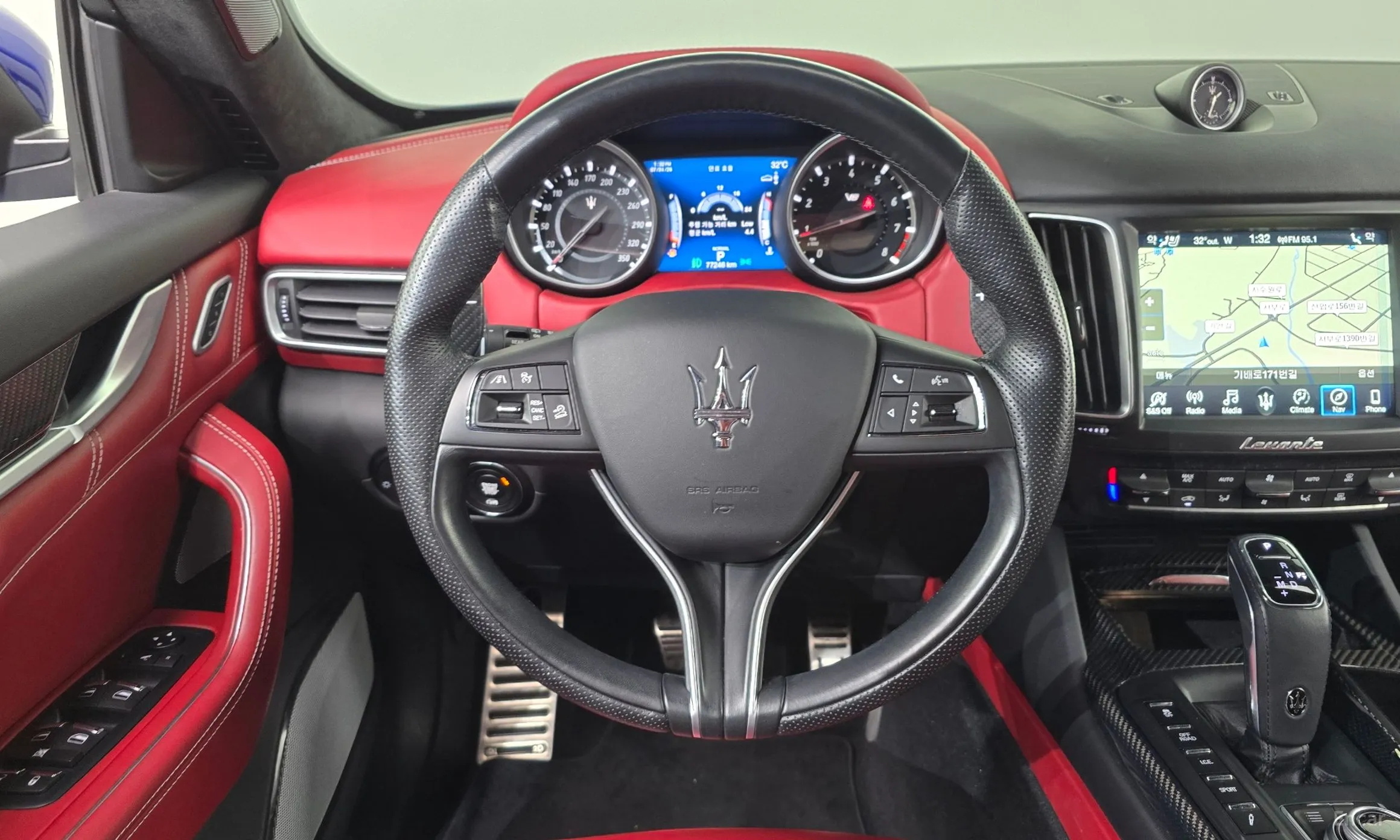Maserati Levante превью 14