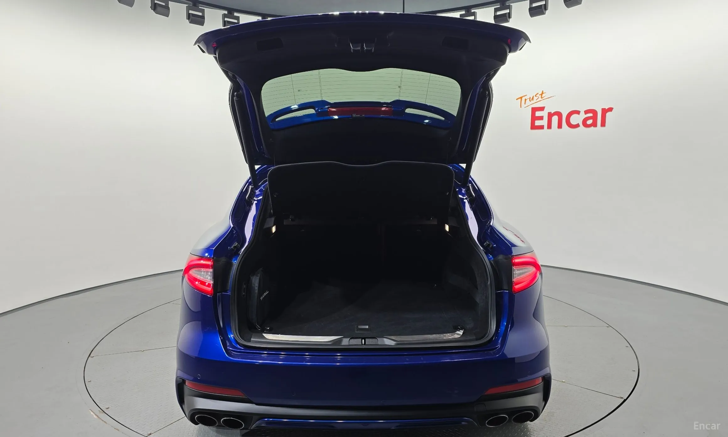 Maserati Levante превью 19
