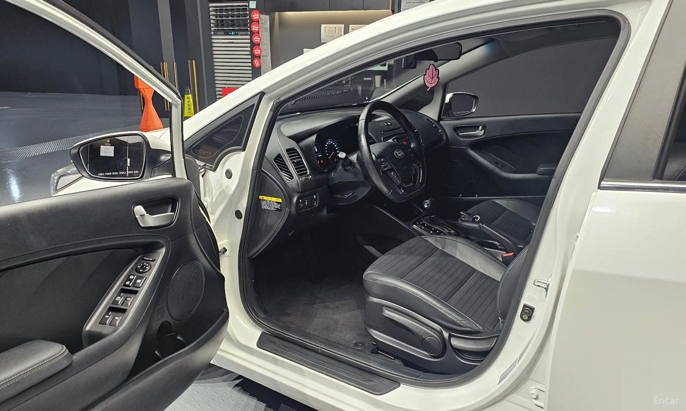 Kia K3 превью 10