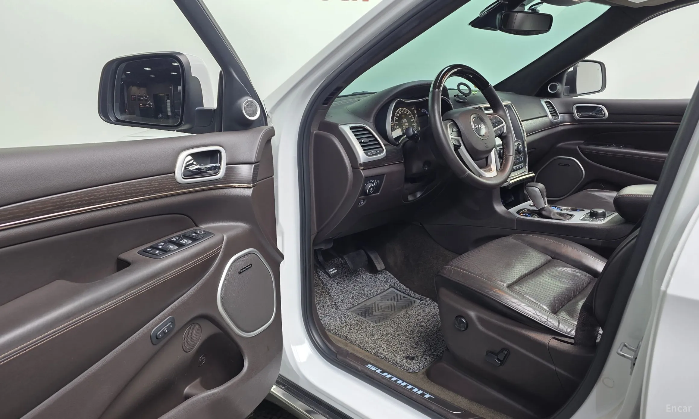 Jeep Grand Cherokee превью 10