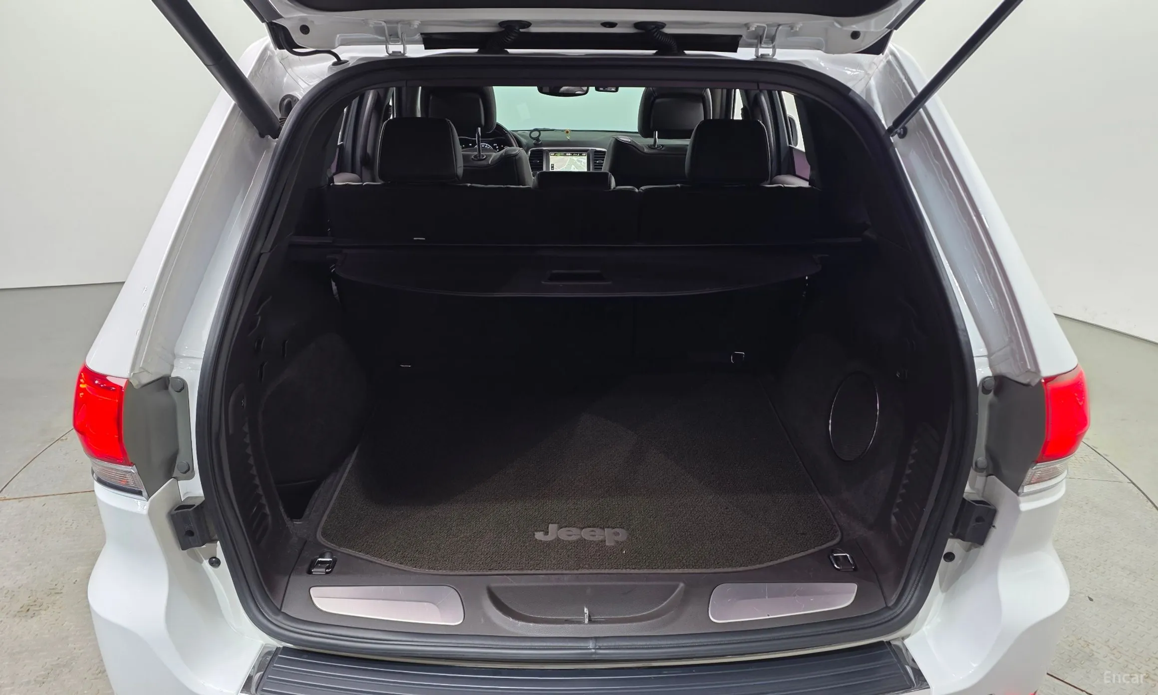 Jeep Grand Cherokee превью 20