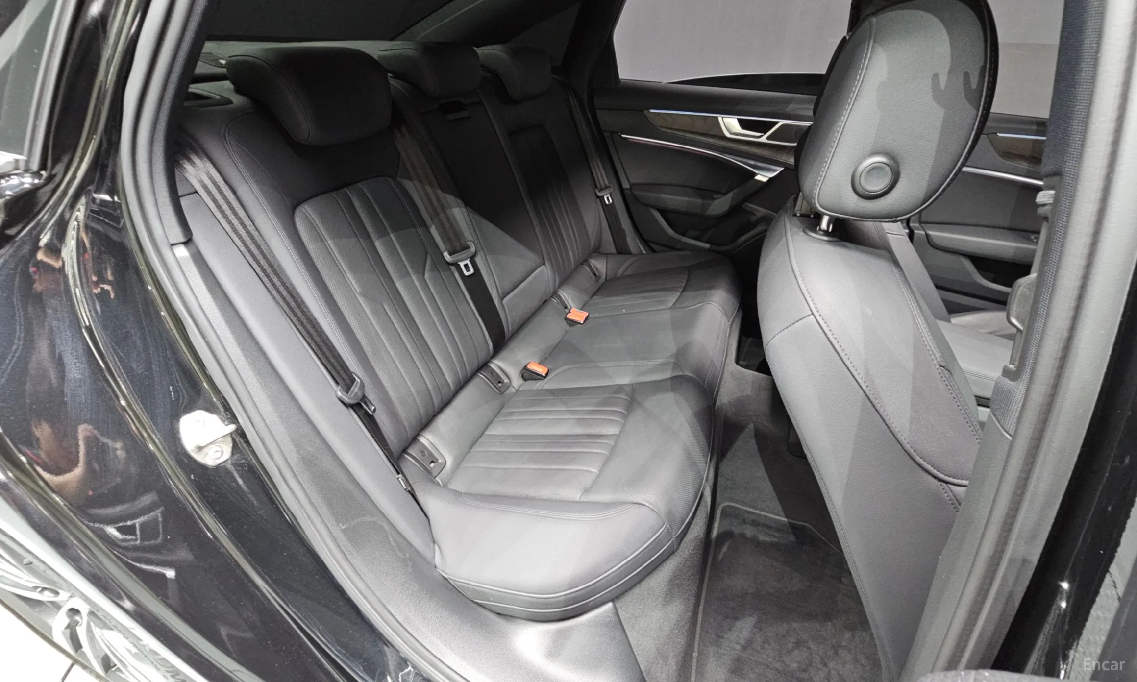 Audi A6 (C8) превью 11