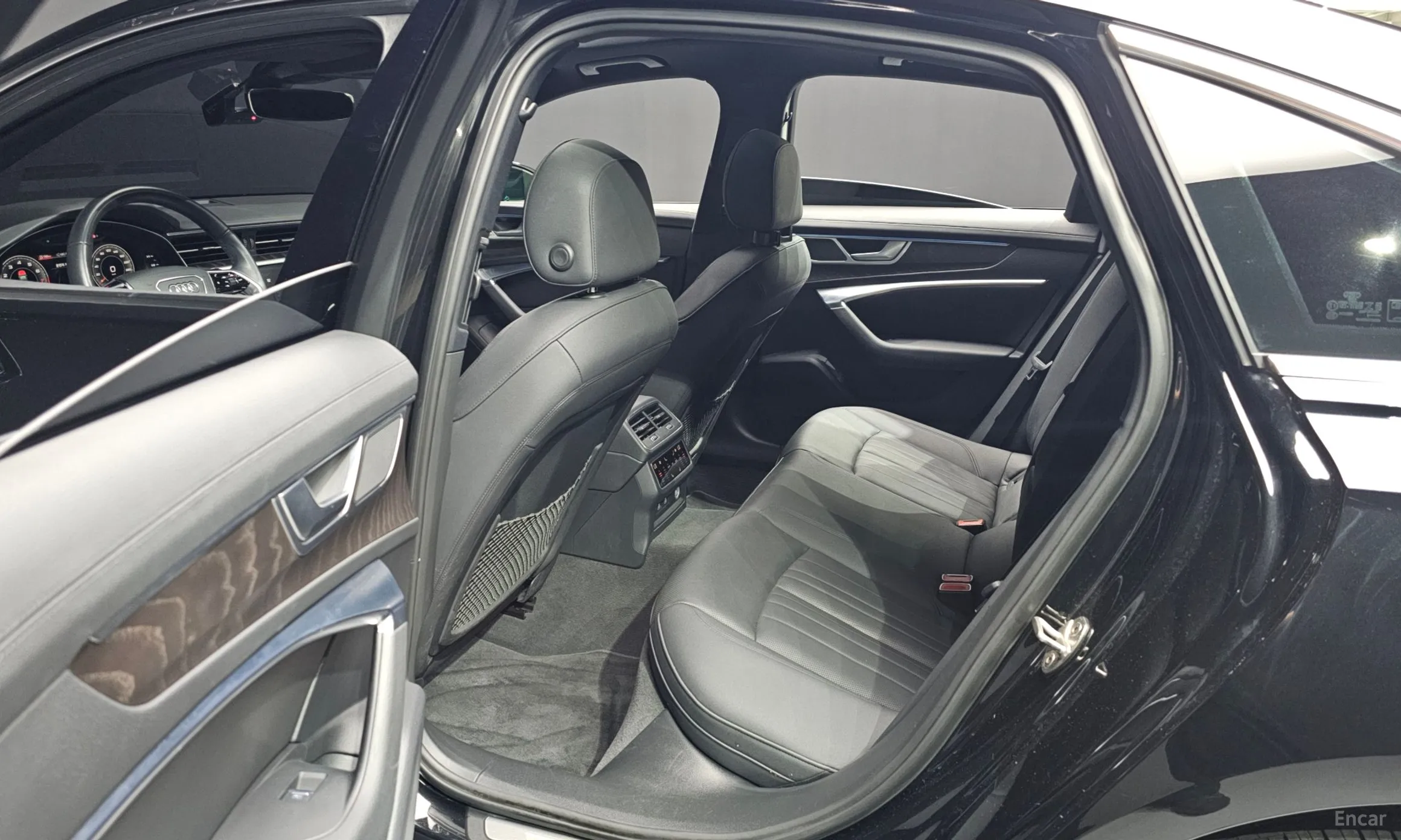 Audi A6 (C8) превью 12