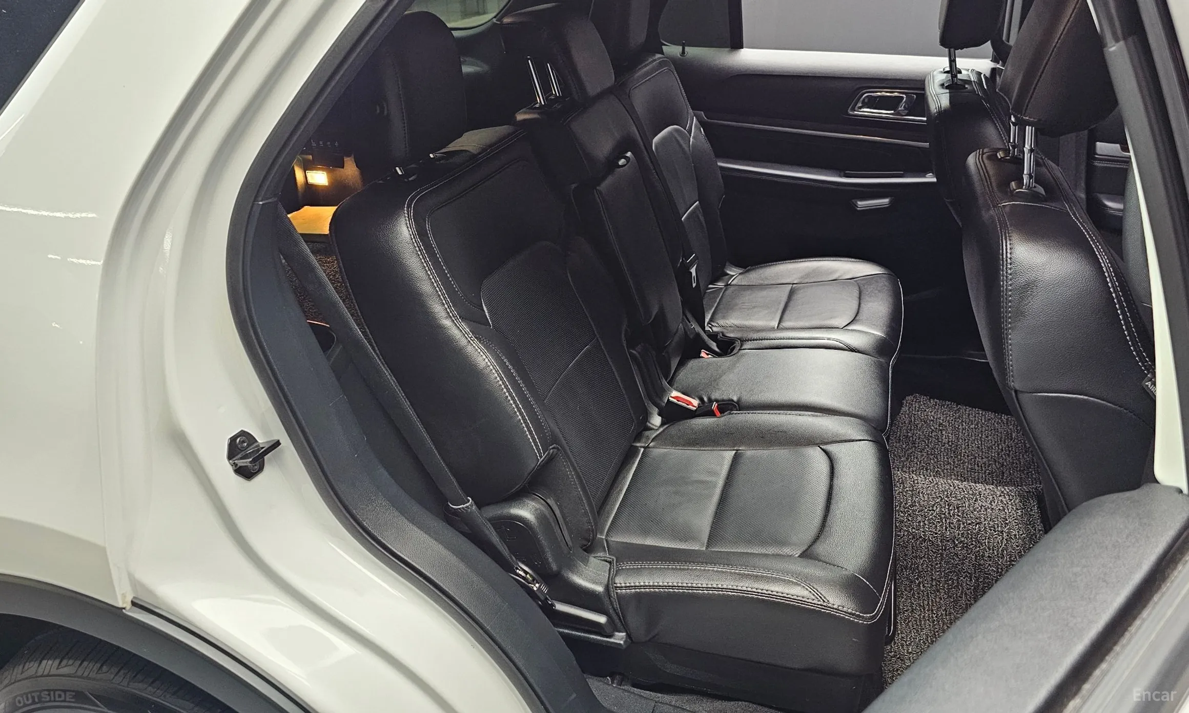 Ford Explorer превью 12