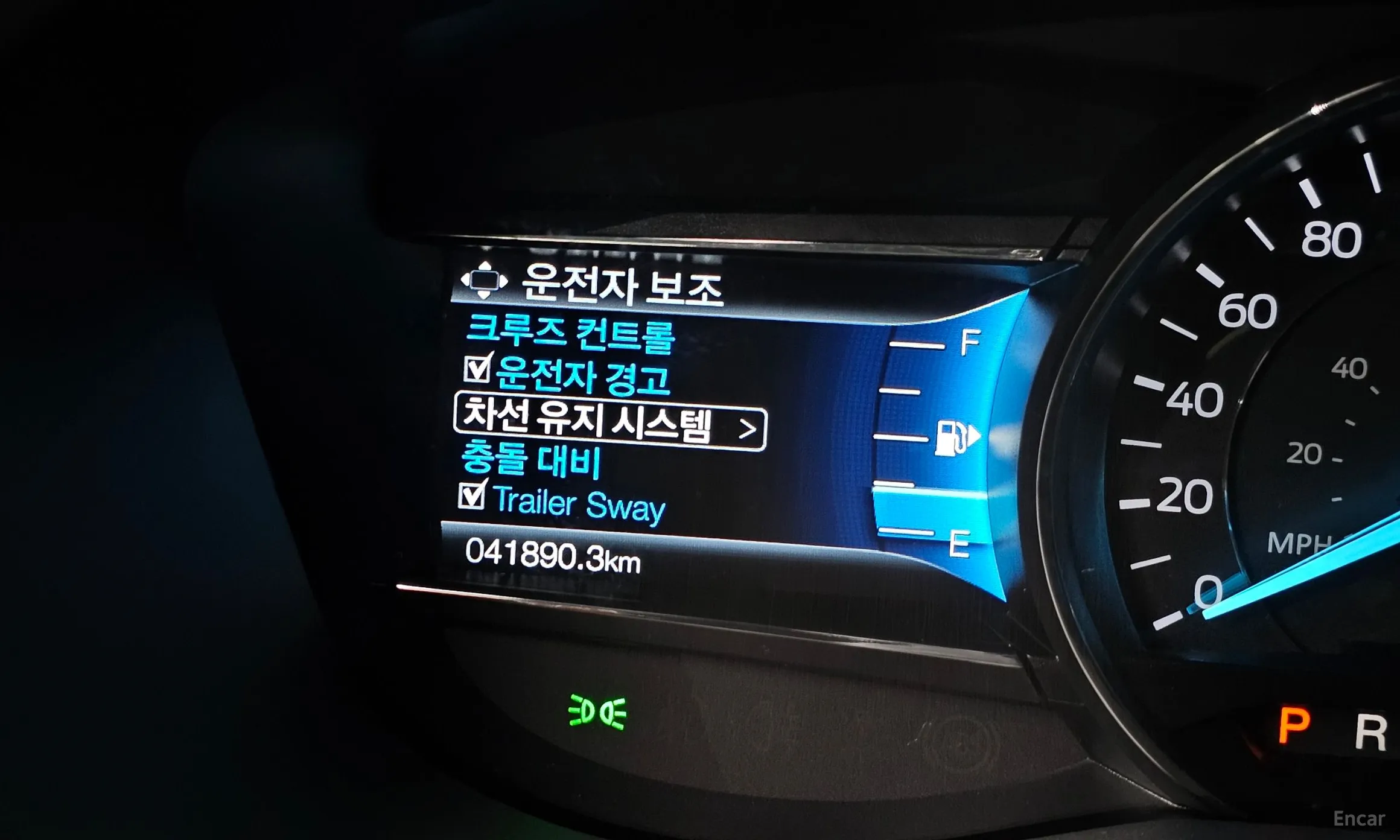 Ford Explorer превью 16