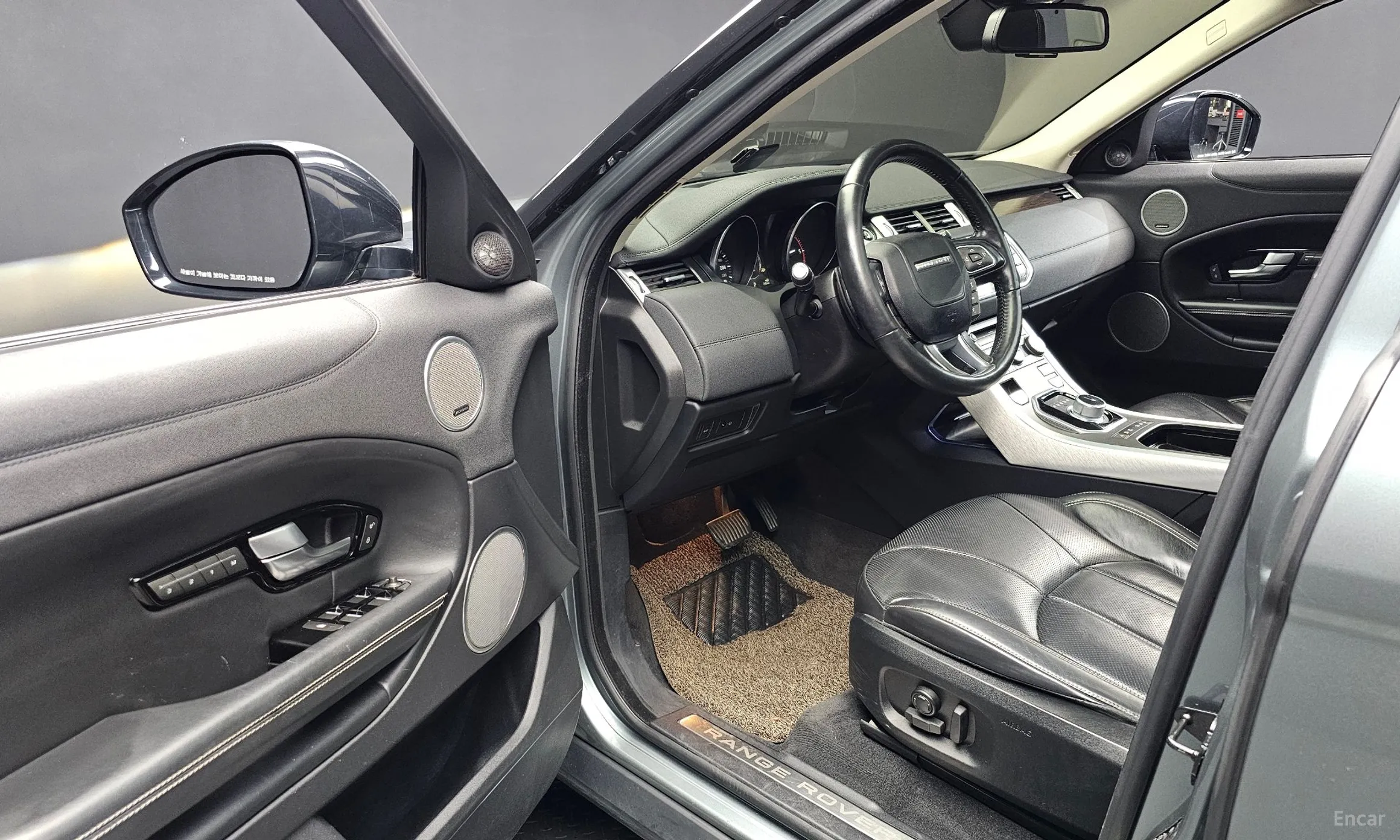 Land Rover Range Rover Evoque превью 10