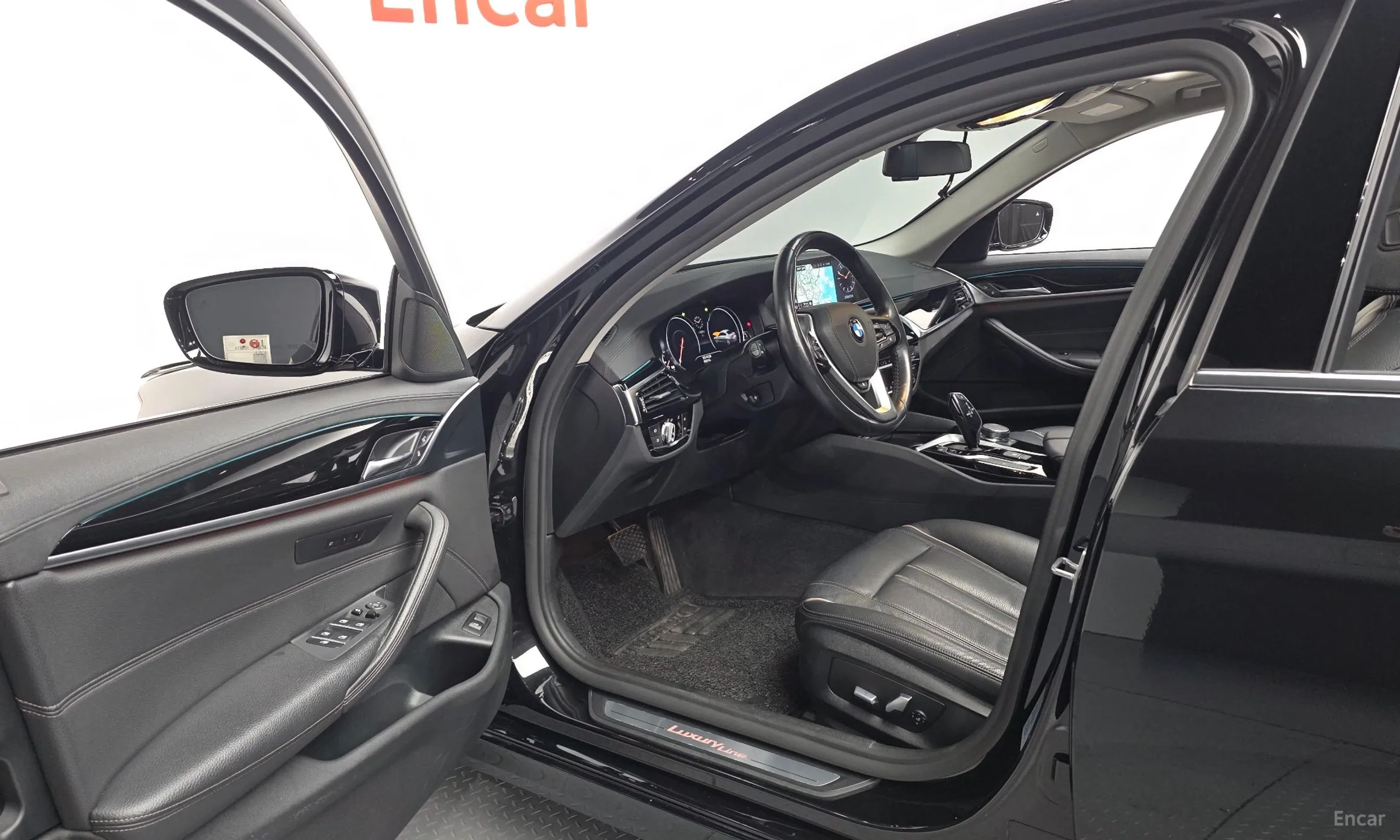 BMW 5 Series (G30) превью 10