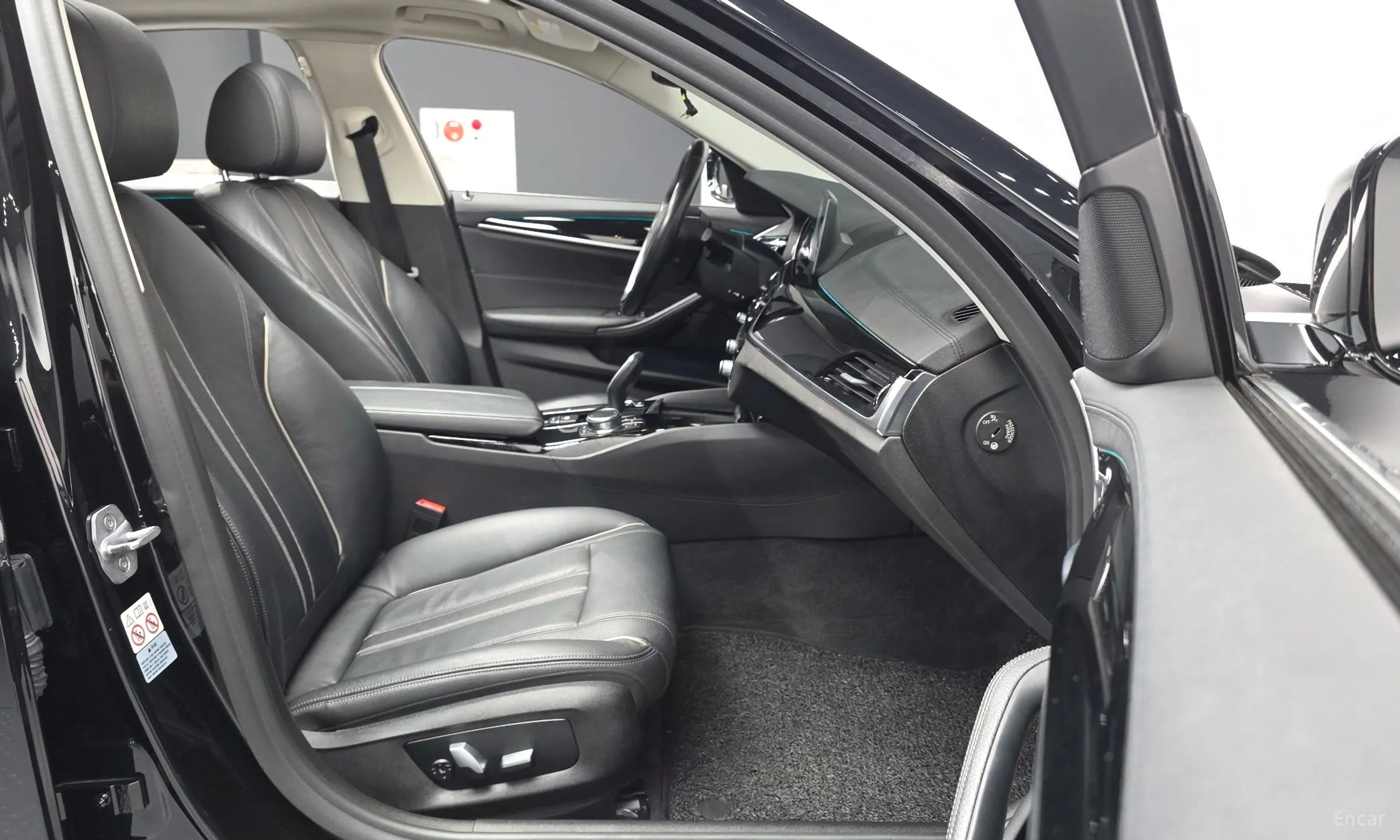 BMW 5 Series (G30) превью 11