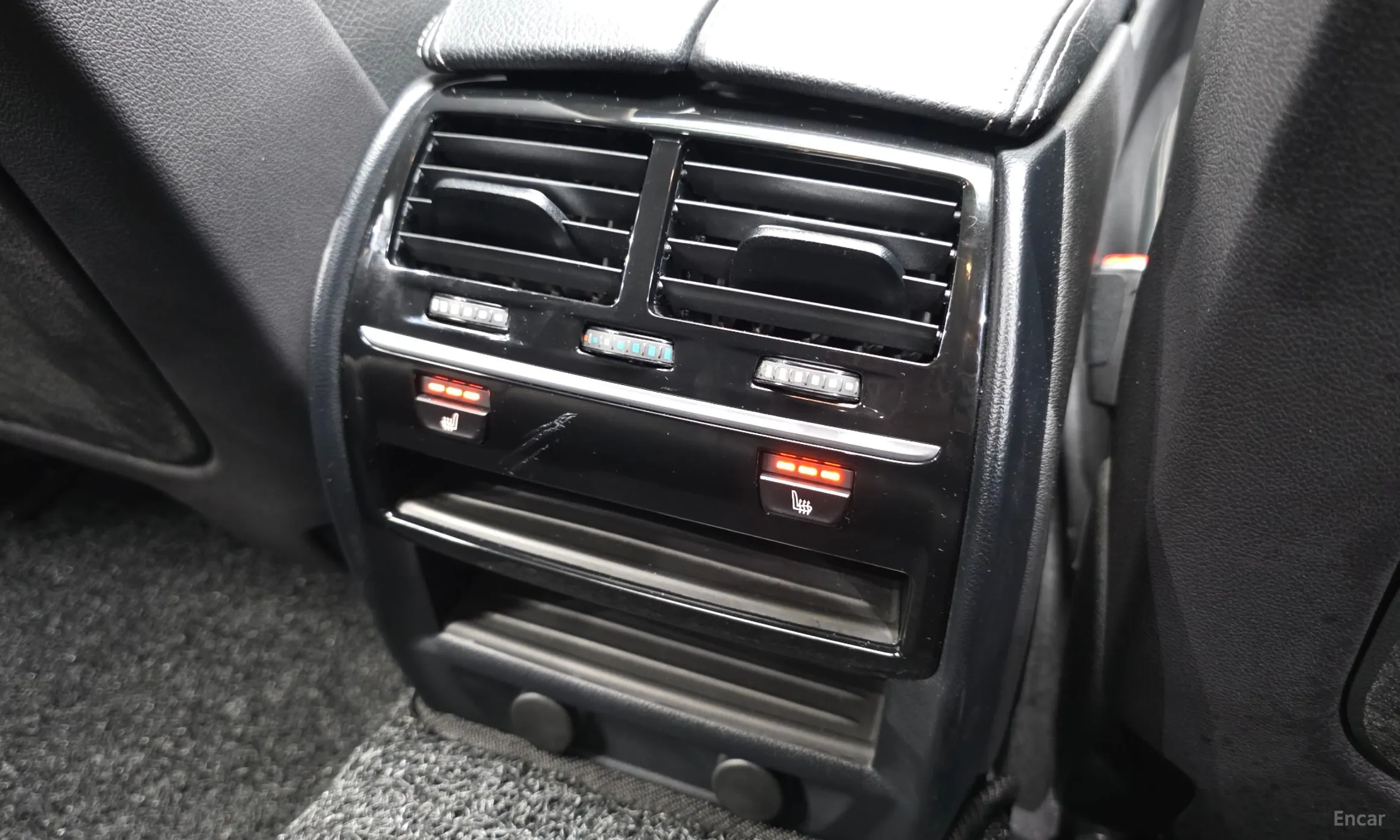 BMW 5 Series (G30) превью 19