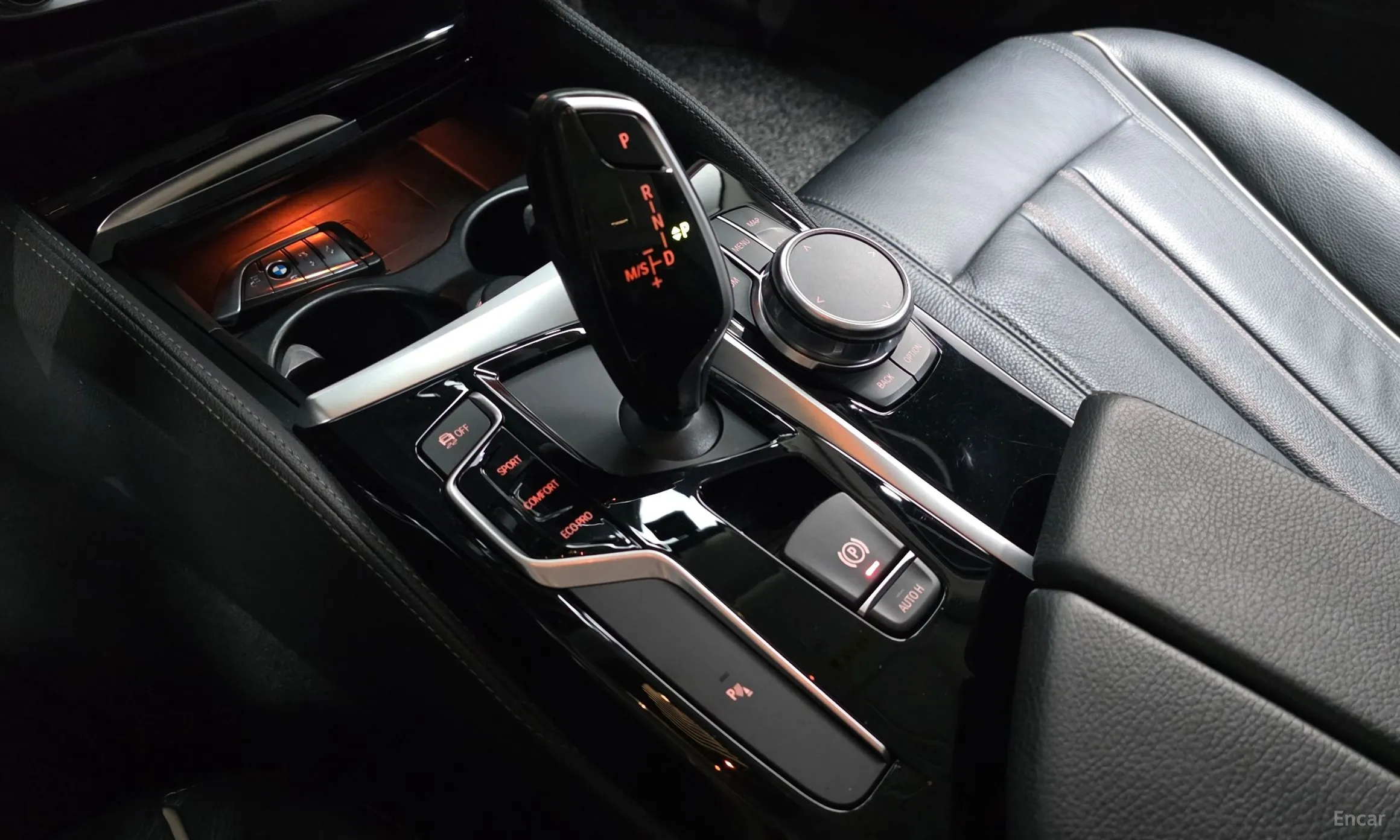 BMW 5 Series (G30) превью 9