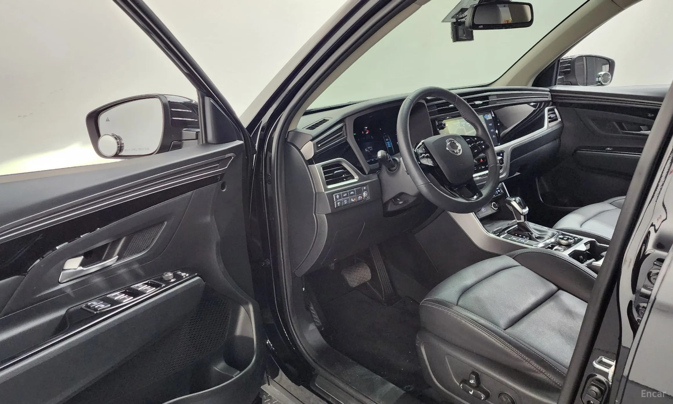 KG Mobility (SsangYong) Beautiful Korando превью 10