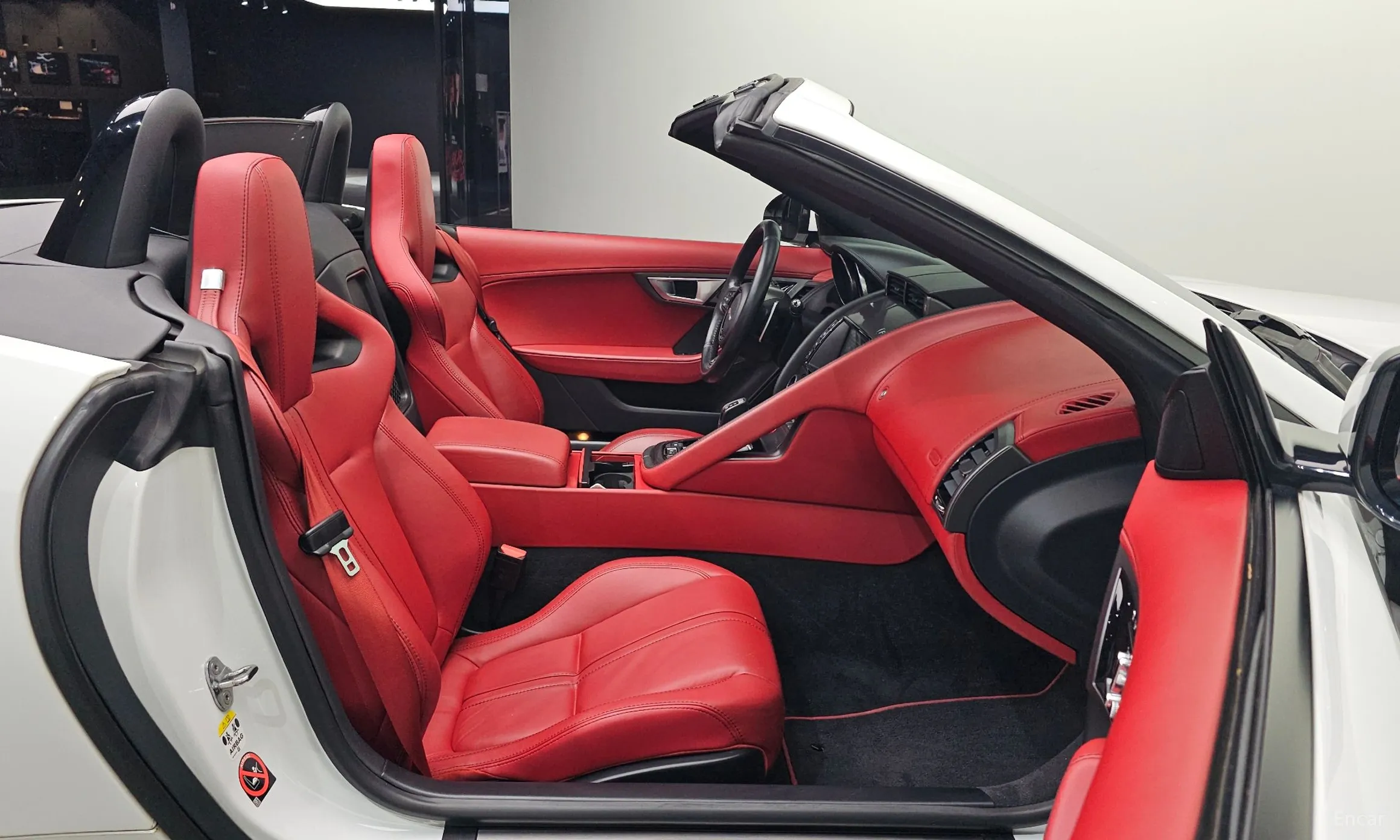 Jaguar F-TYPE превью 11