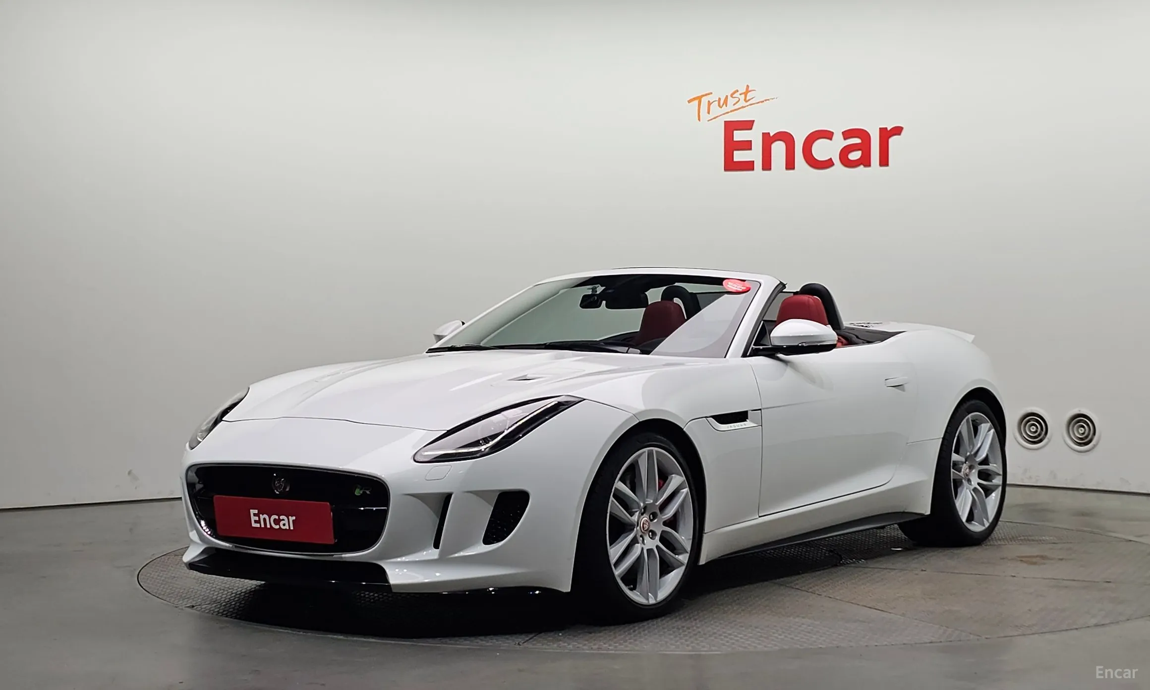 Jaguar F-TYPE превью 19