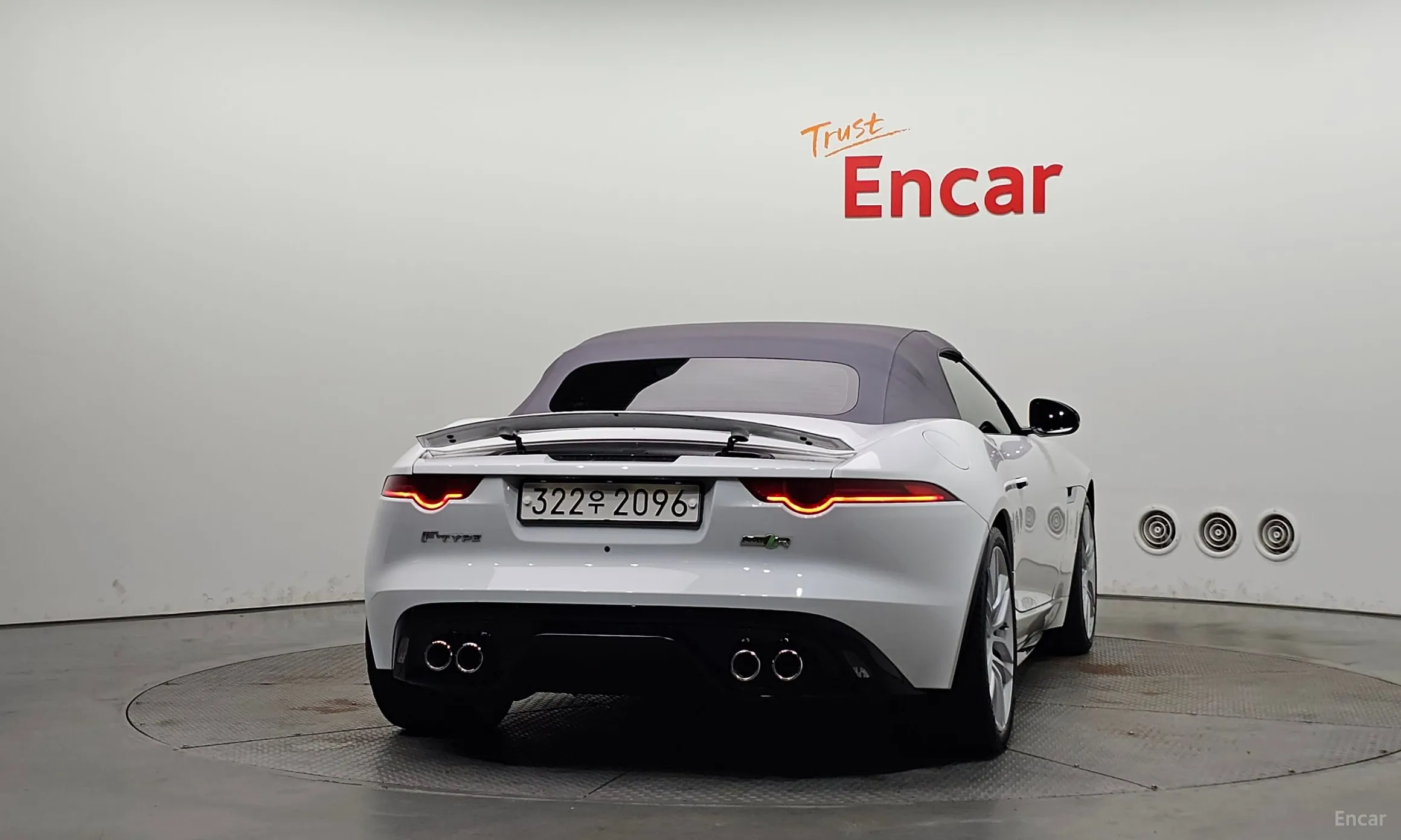 Jaguar F-TYPE превью 4