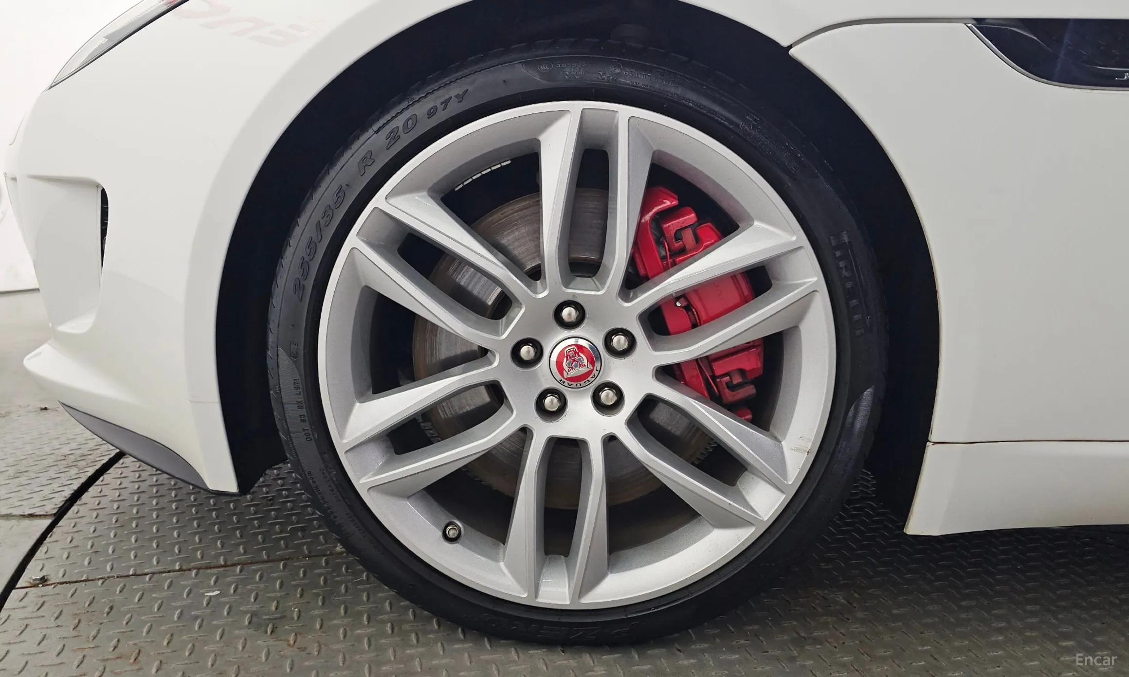 Jaguar F-TYPE превью 5