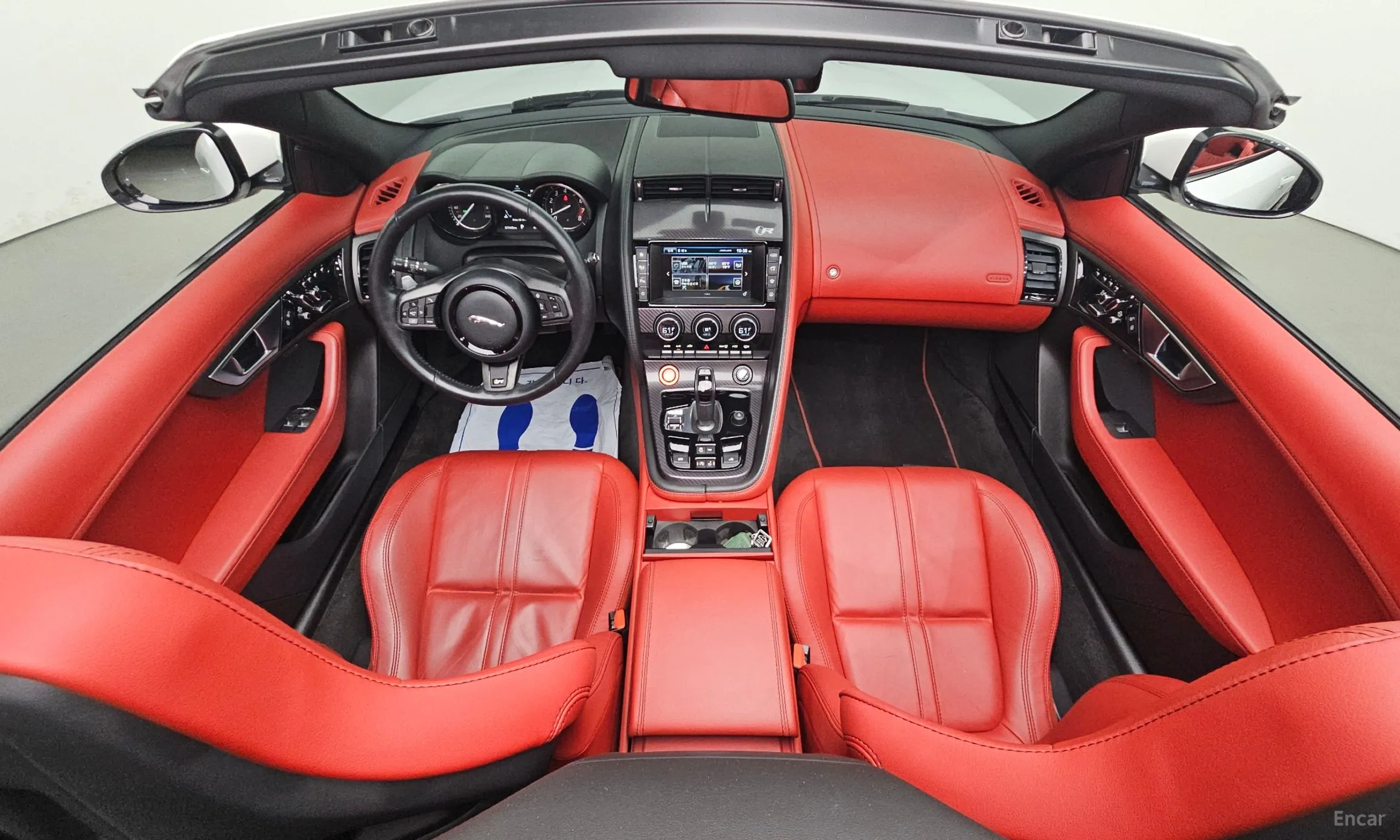 Jaguar F-TYPE превью 7
