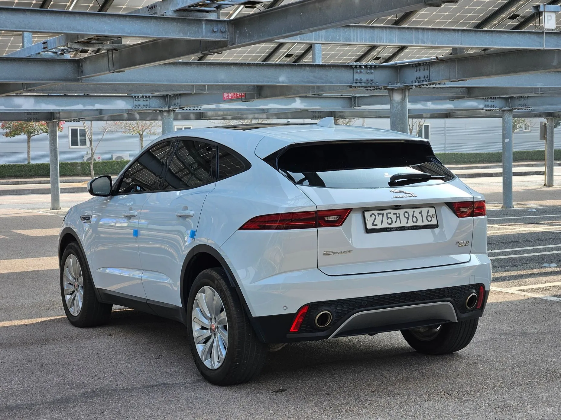 Jaguar E-PACE превью 4